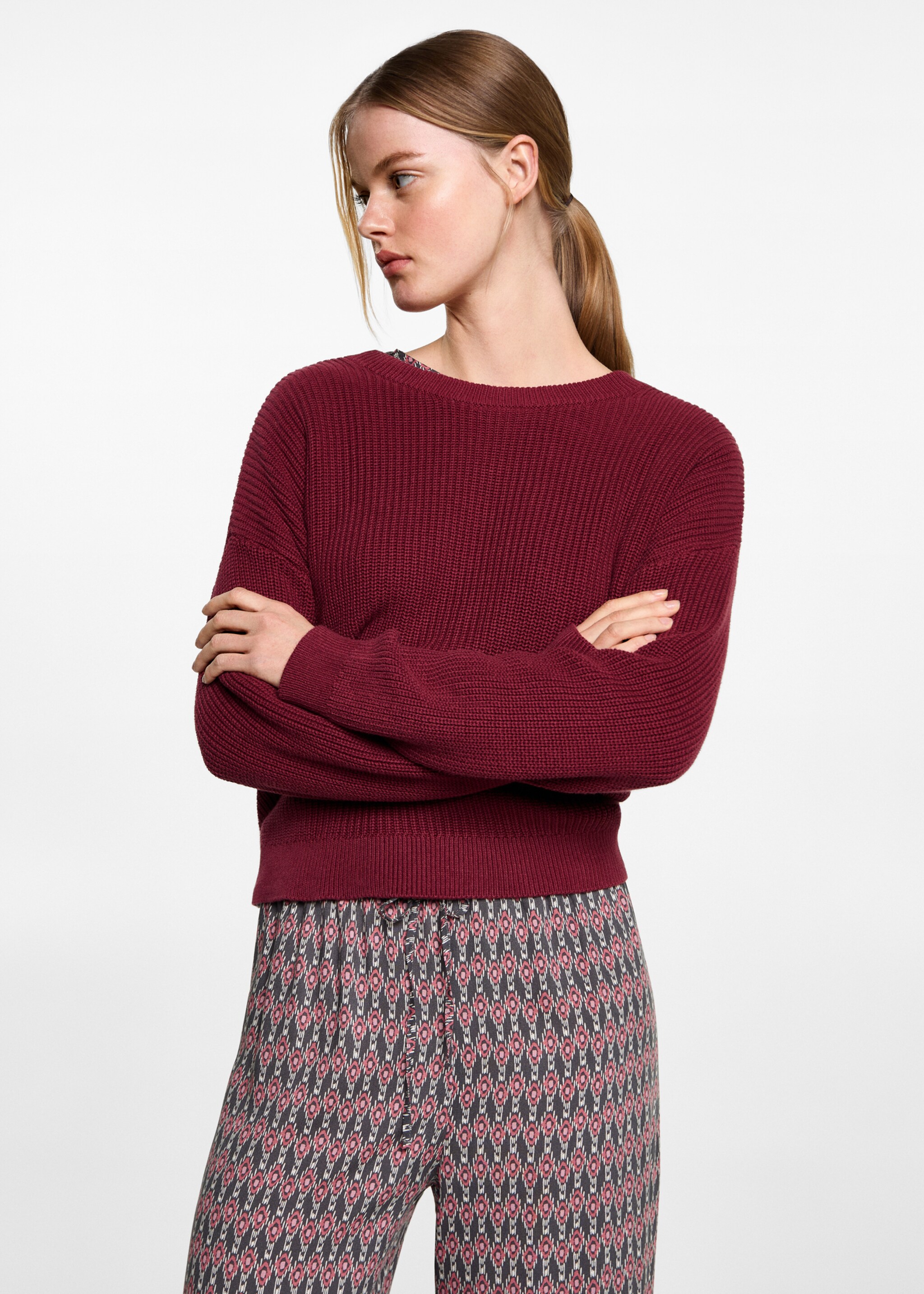 Flowy printed trousers - Details of the article 1, Maroon. Ref: 87093278-00.