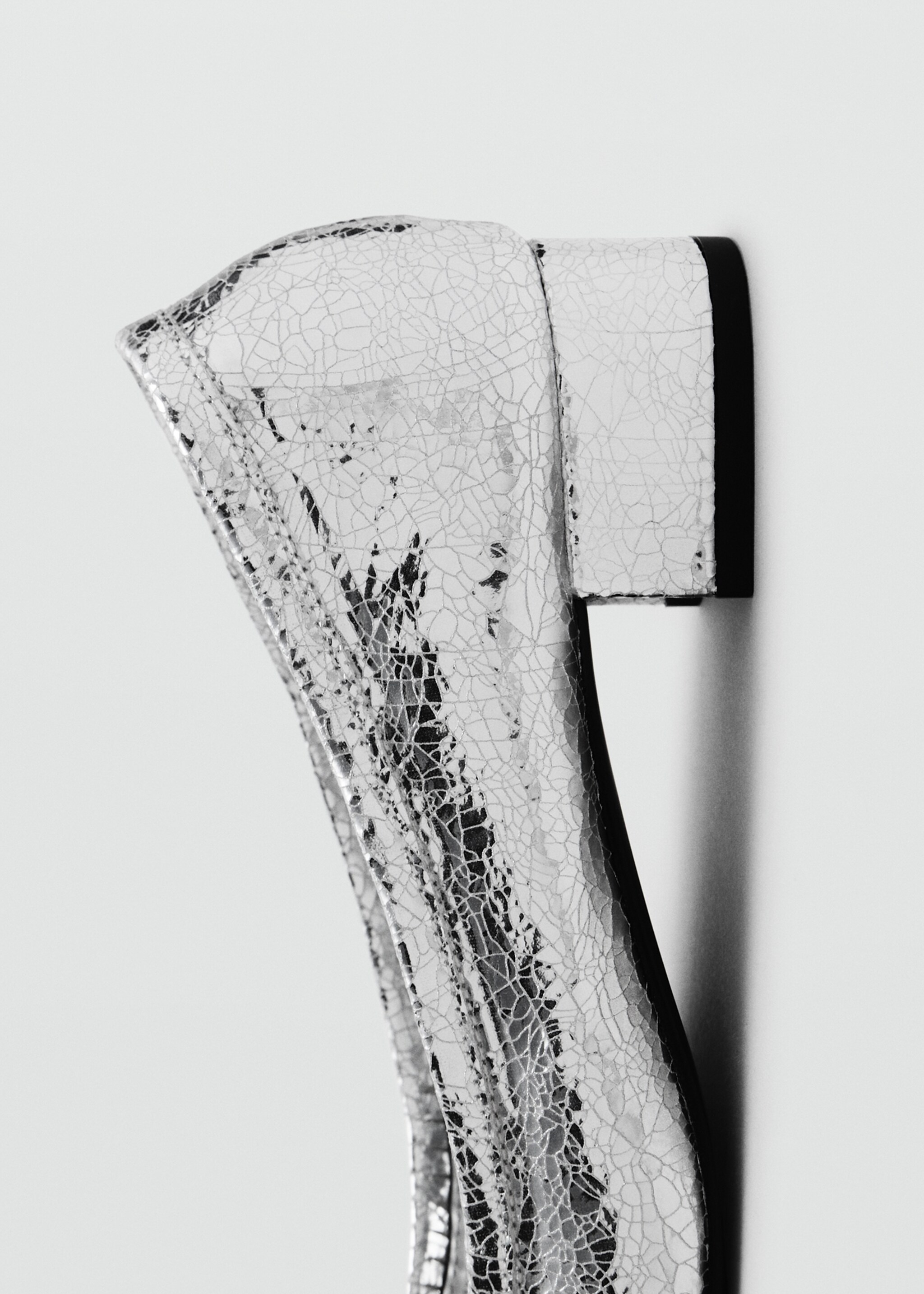 Cracked-heel shoes - Details of the article 1, Silver. Ref: 87093285-00.