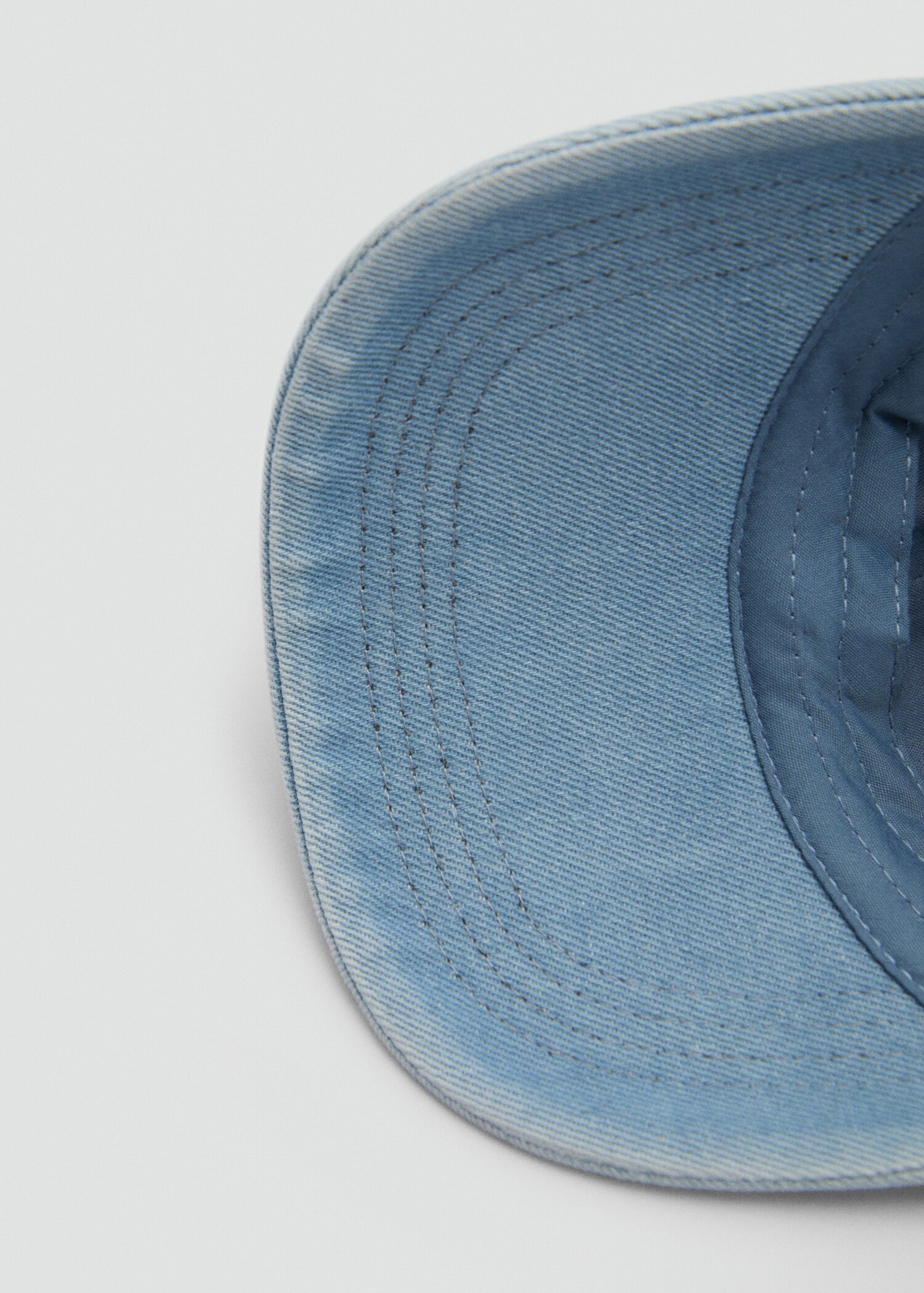 Denim cap with message - Details of the article 2