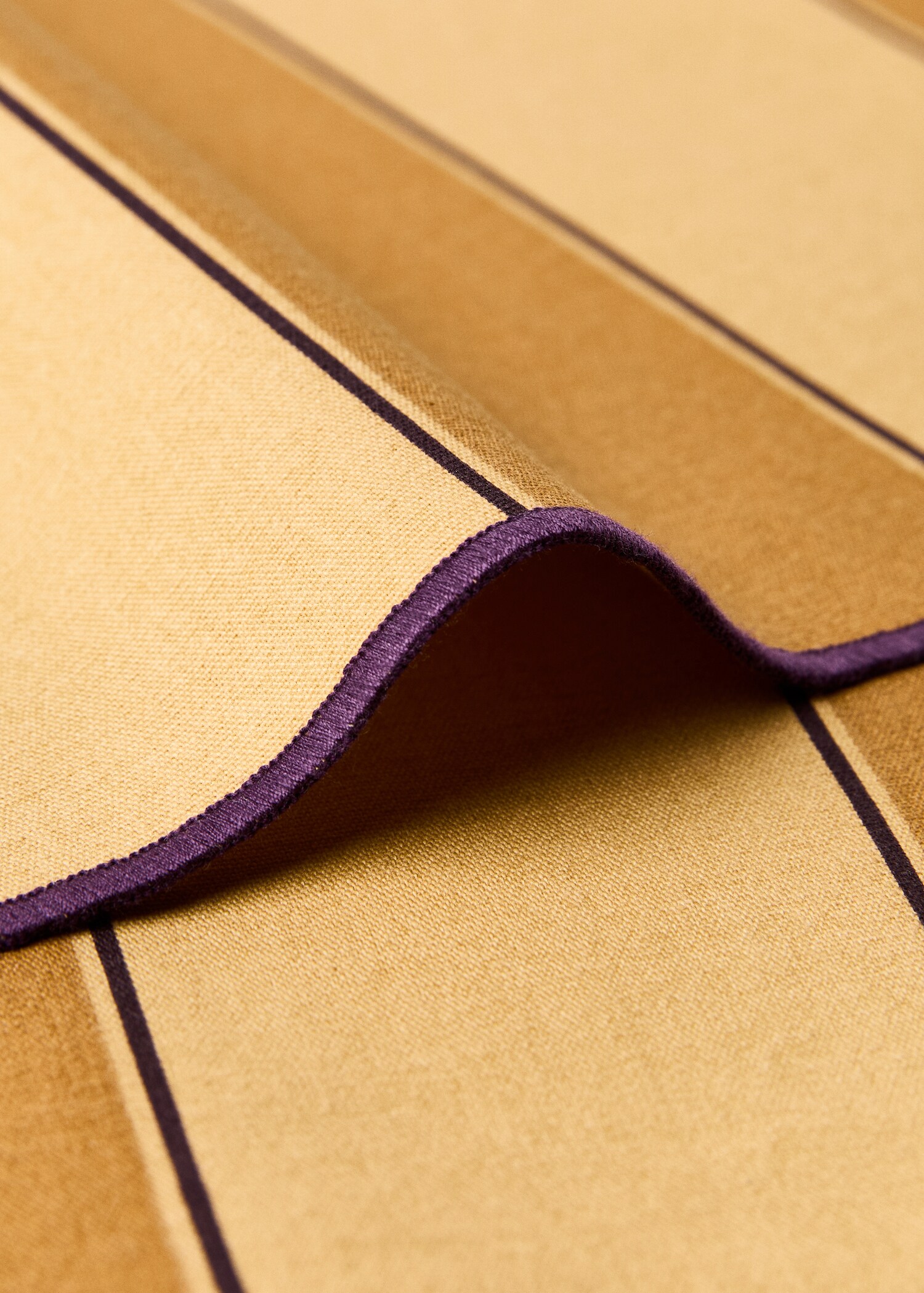 Resin stripe-print cotton table runner - Details of the article 1