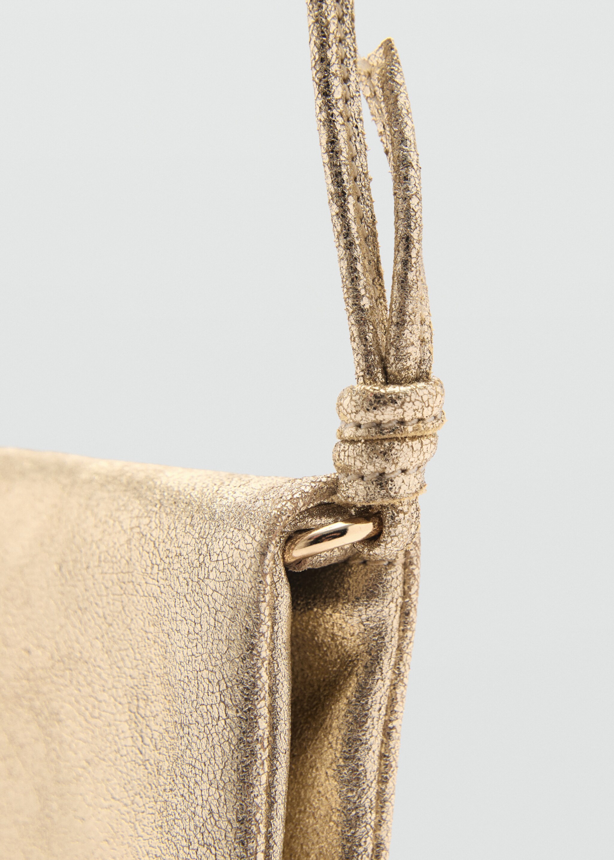 Leather metallic bag - Details of the article 2, Gold. Ref: 87093644-00.