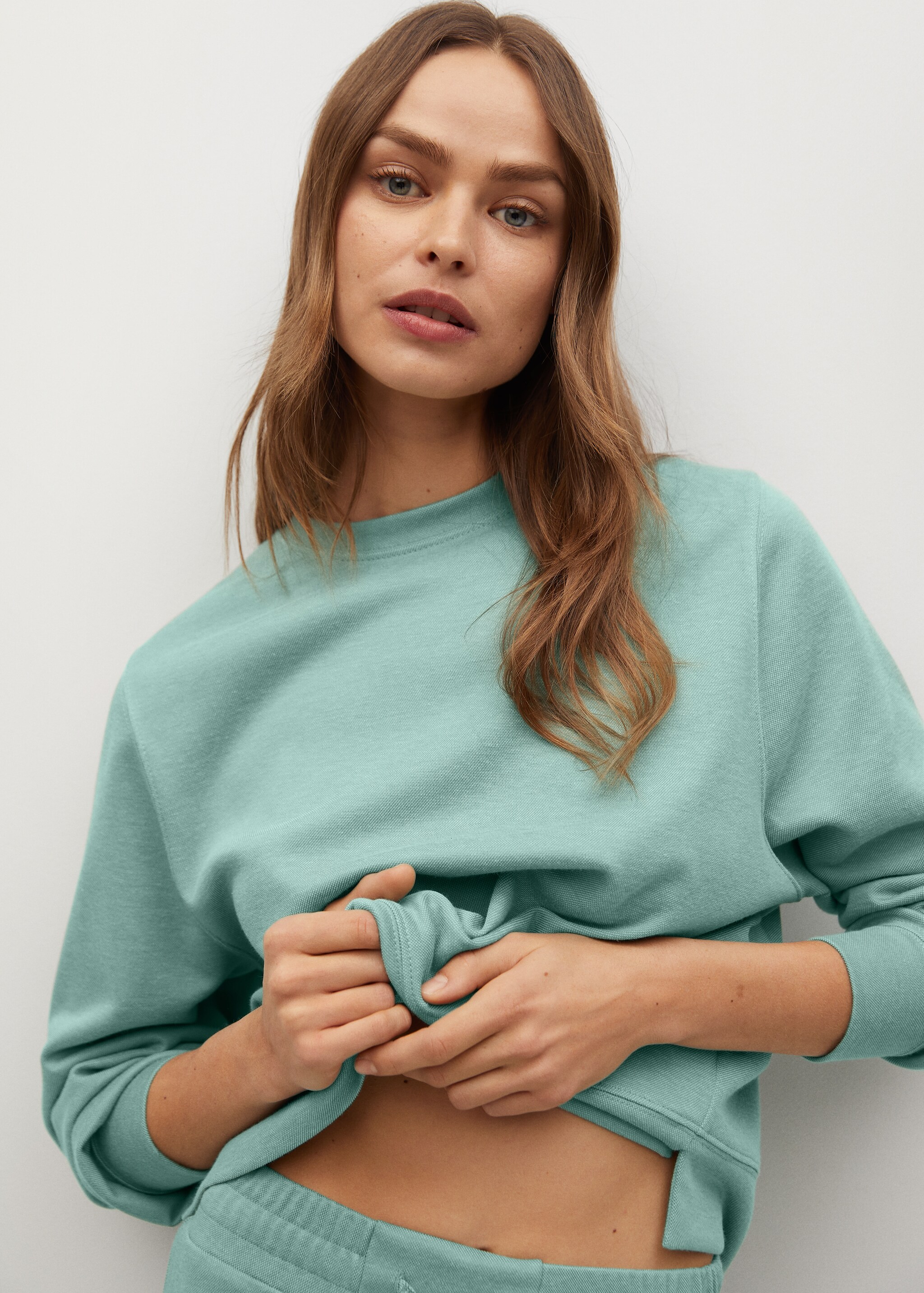 Sudadera básica - Plano medio