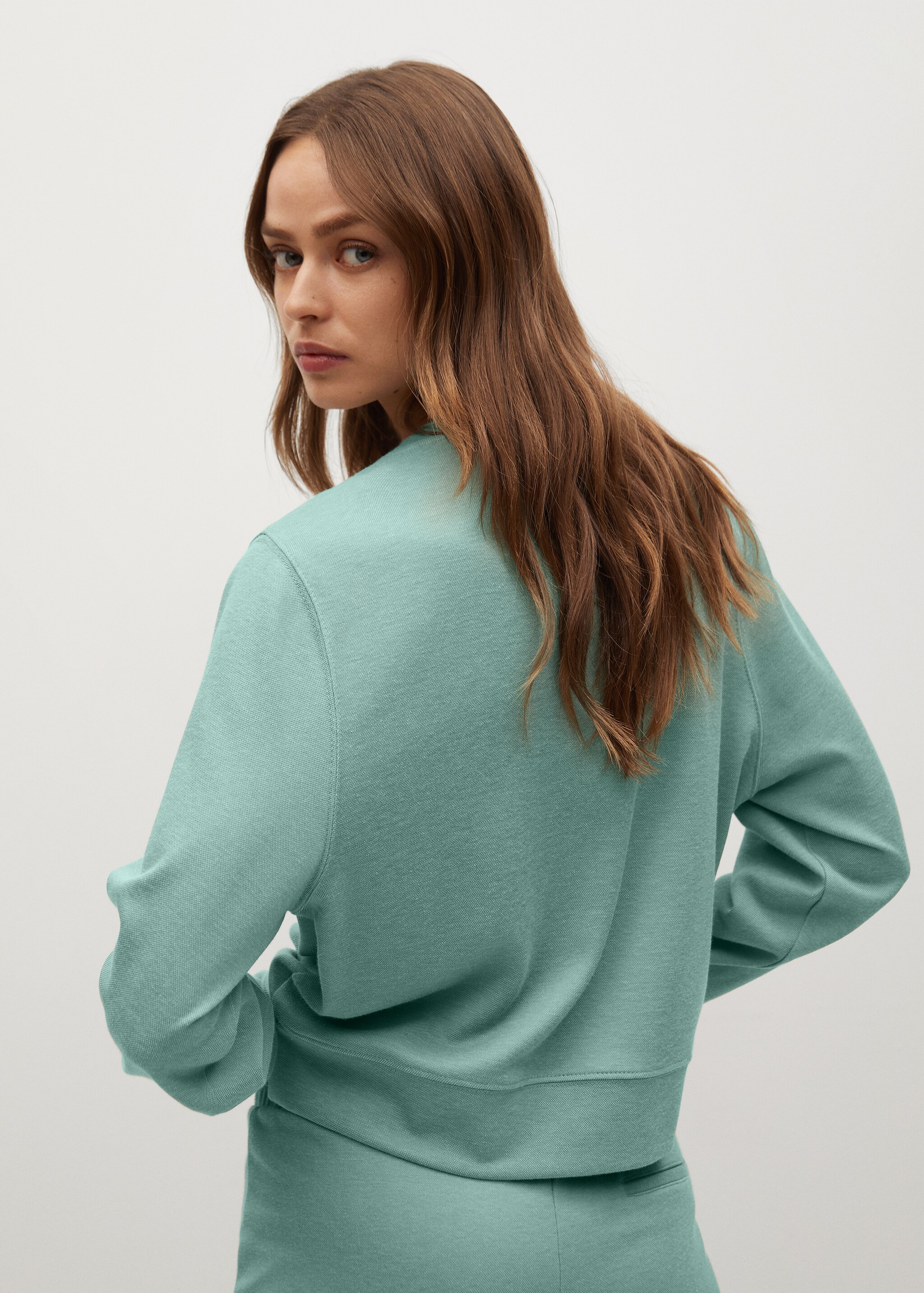 Sudadera básica - Reverso del artículo