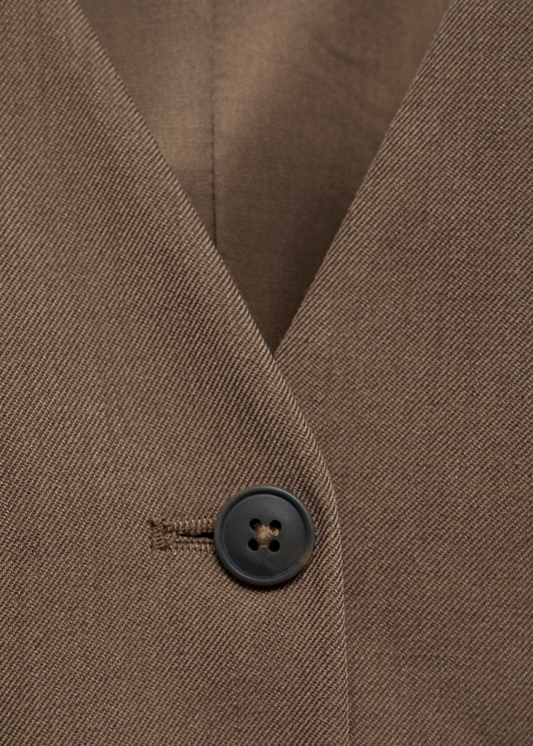 Mono largo estilo traje - Detalle del artículo 0, Marrón. Ref: 87094068-00.