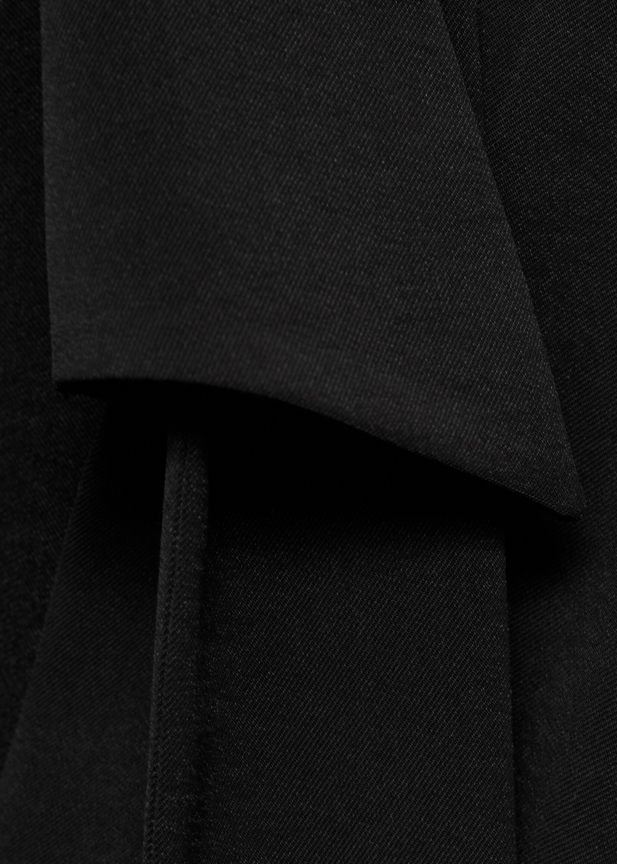 Wrap dress with shirt collar - Details of the article 8, Black. Ref: 87094069-00.