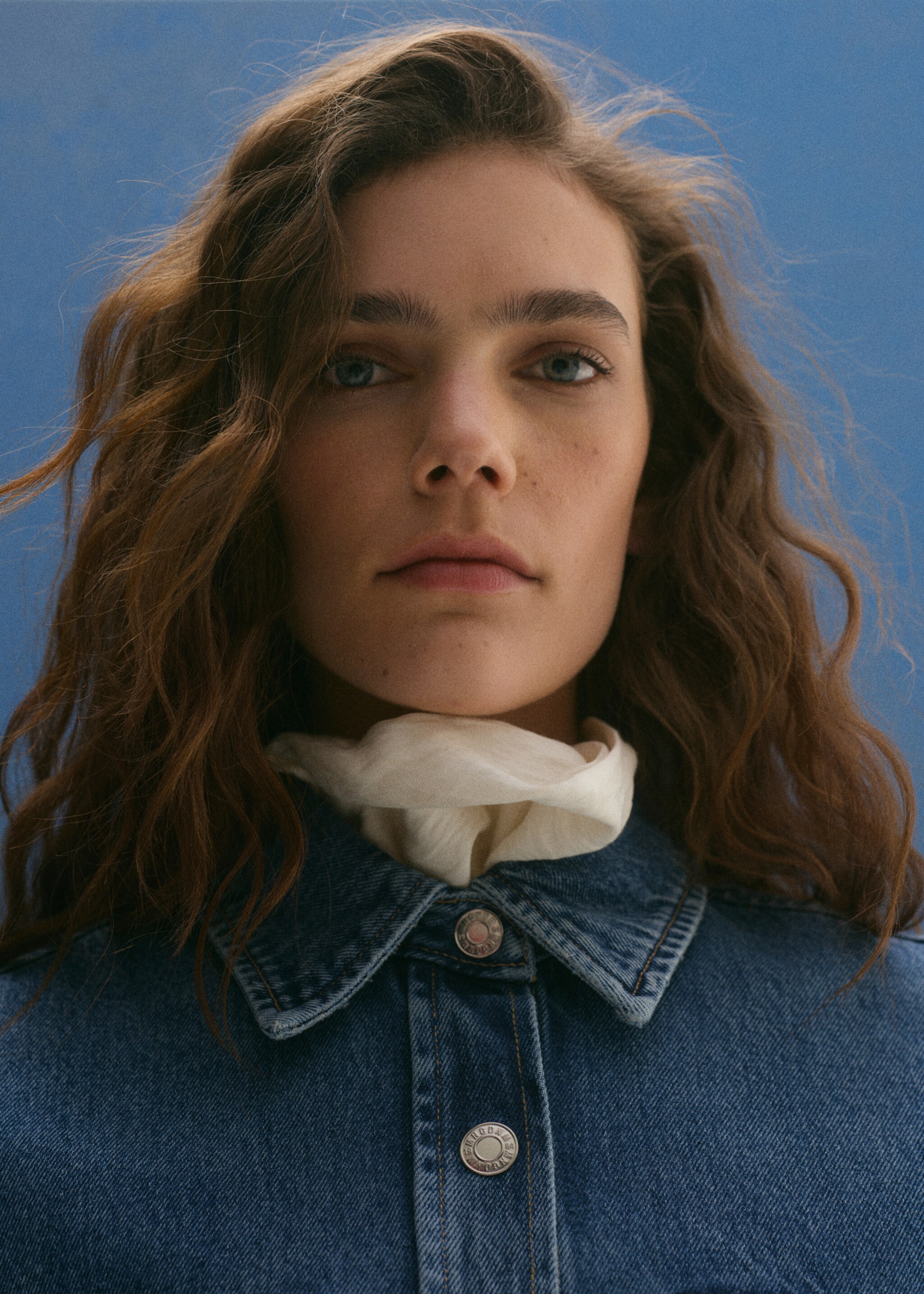 Surchemise en jean poches - Détail de l'article 1, Bleu moyen. Ref: 87094070-00.