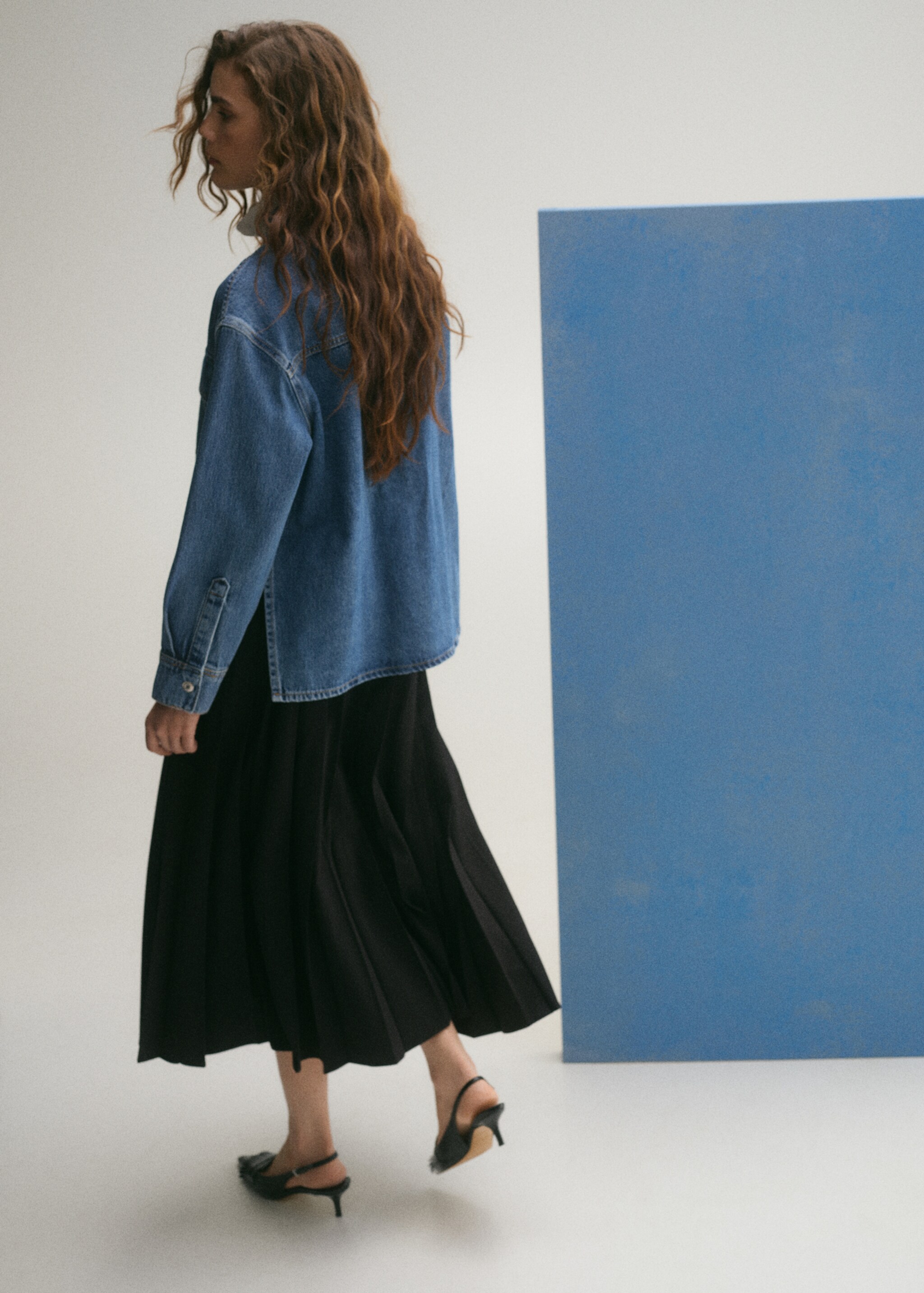 Surchemise en jean poches - Verso de l’article, Bleu moyen. Ref: 87094070-00.