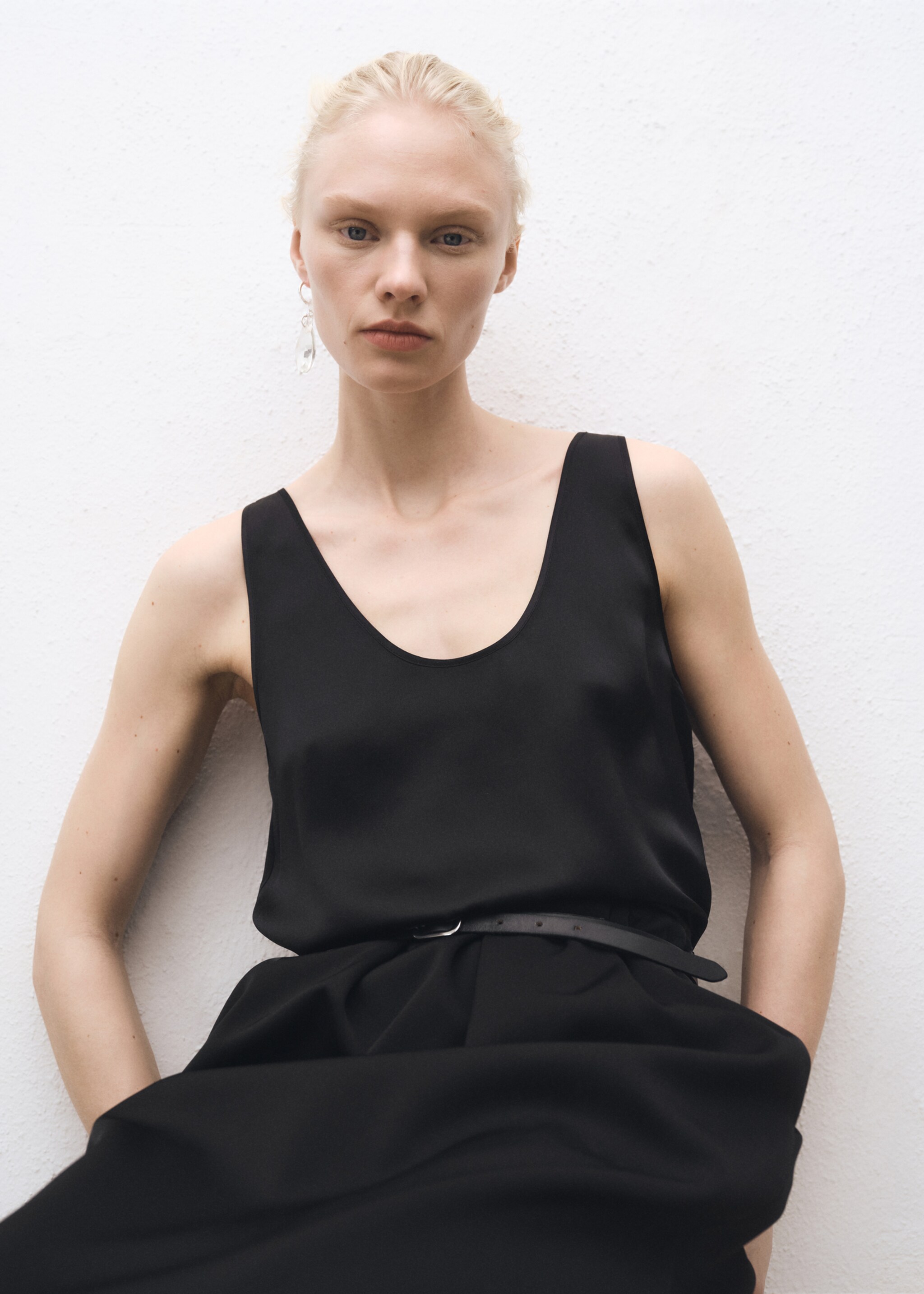 Silk top with straps - Medium plane, Black. Ref: 87094080-00.