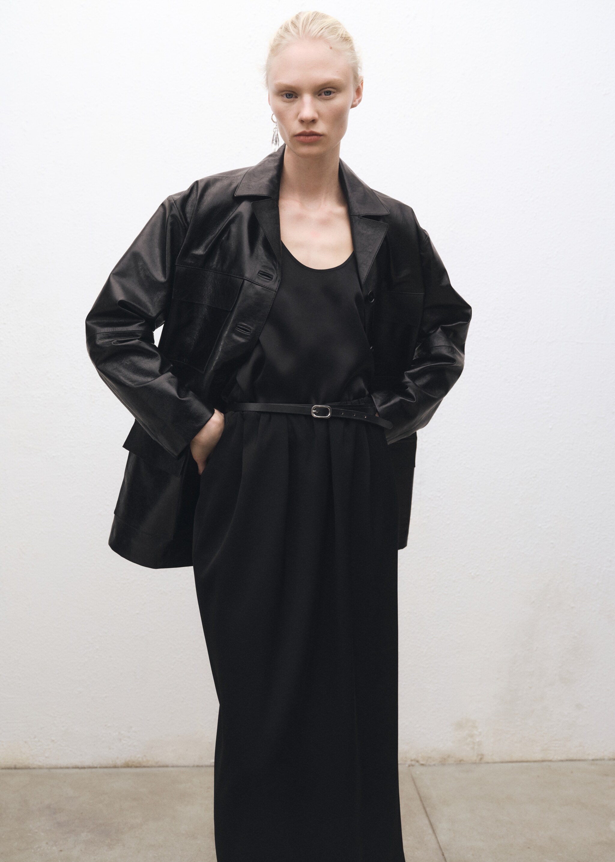 Silk top with straps - Details of the article 1, Black. Ref: 87094080-00.