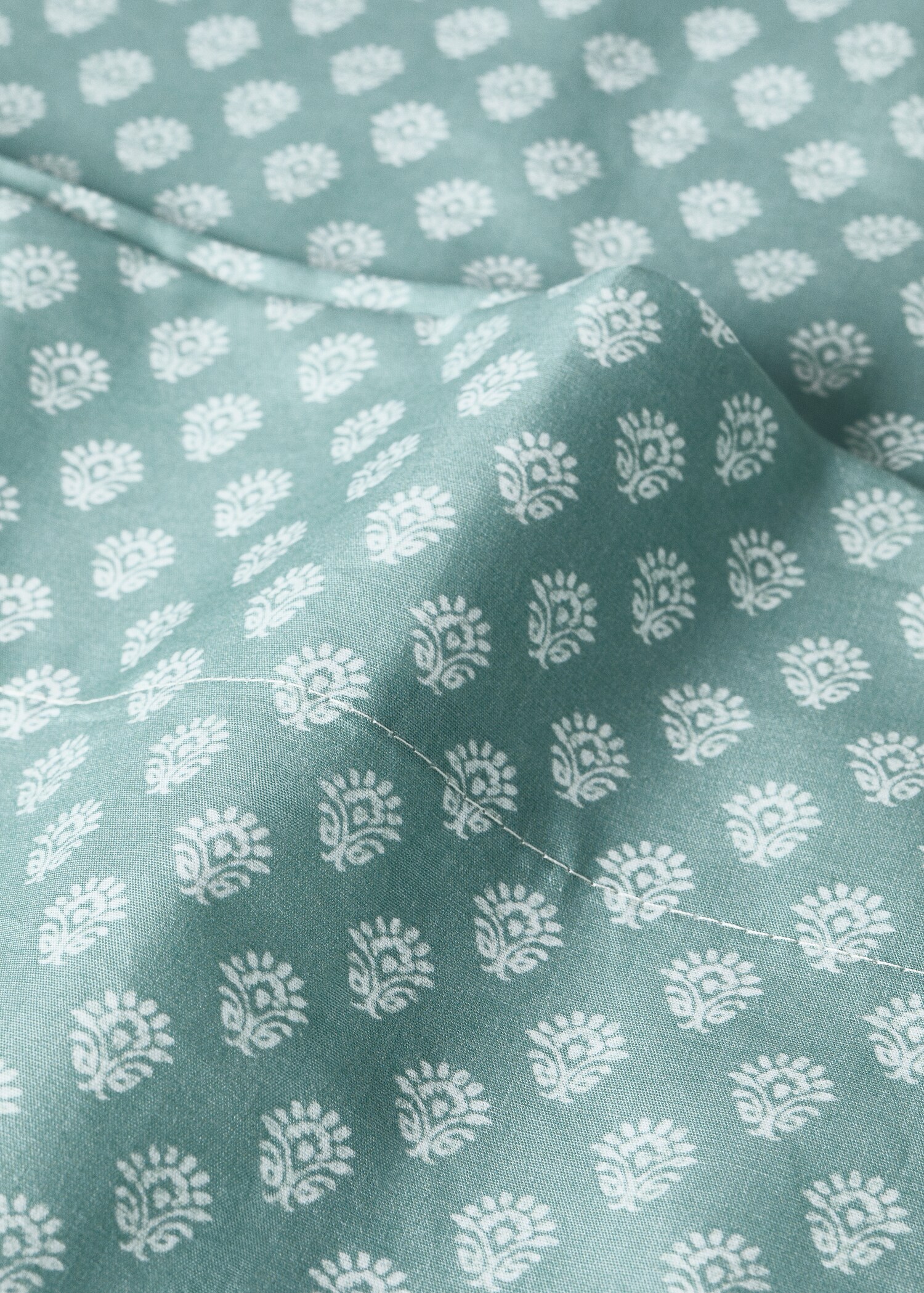 Children’s cotton top sheet with small flowers for 90 cm bed - Details of the article 1