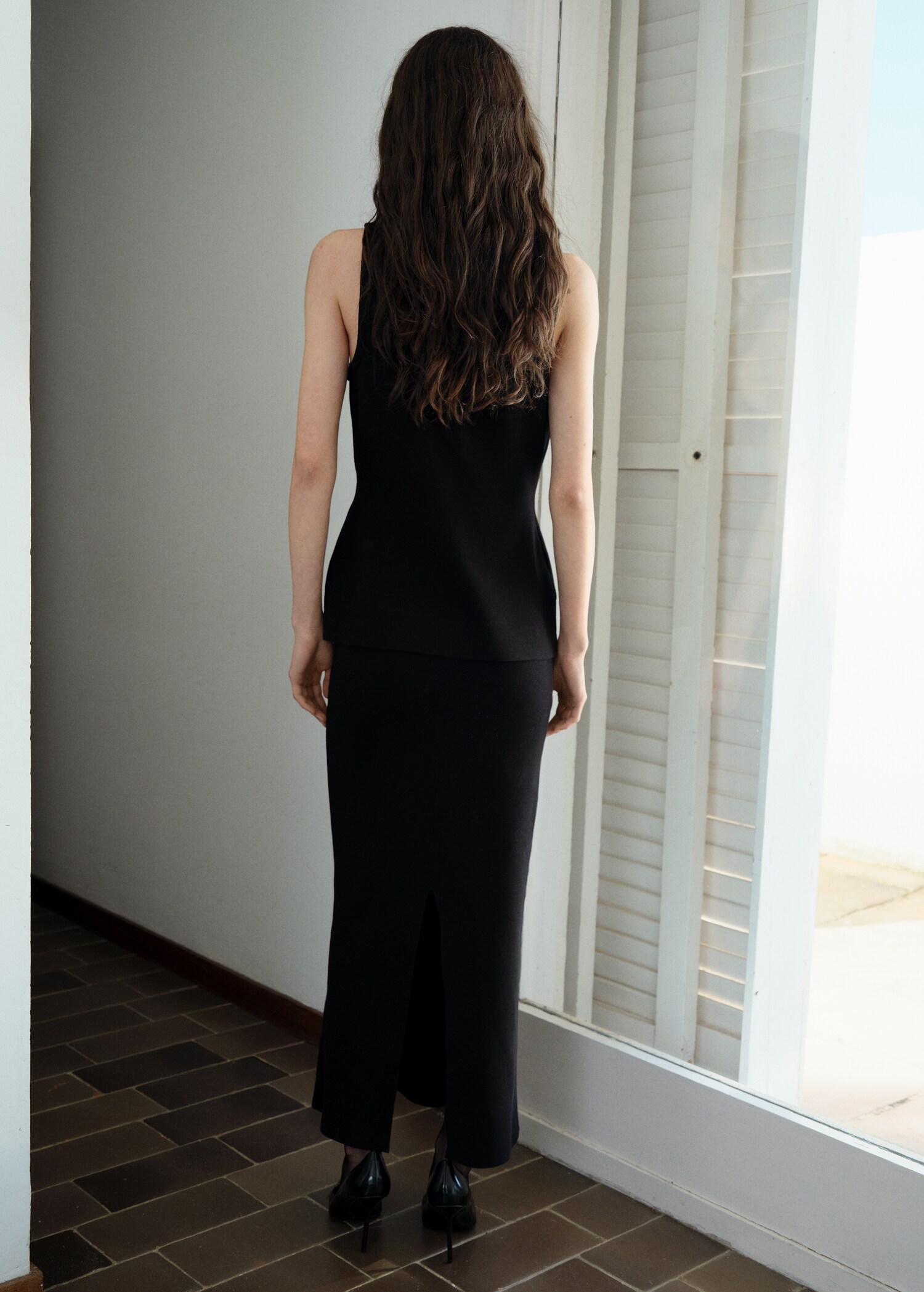 Knitted waistcoat with jewel buttons - Reverse of the article