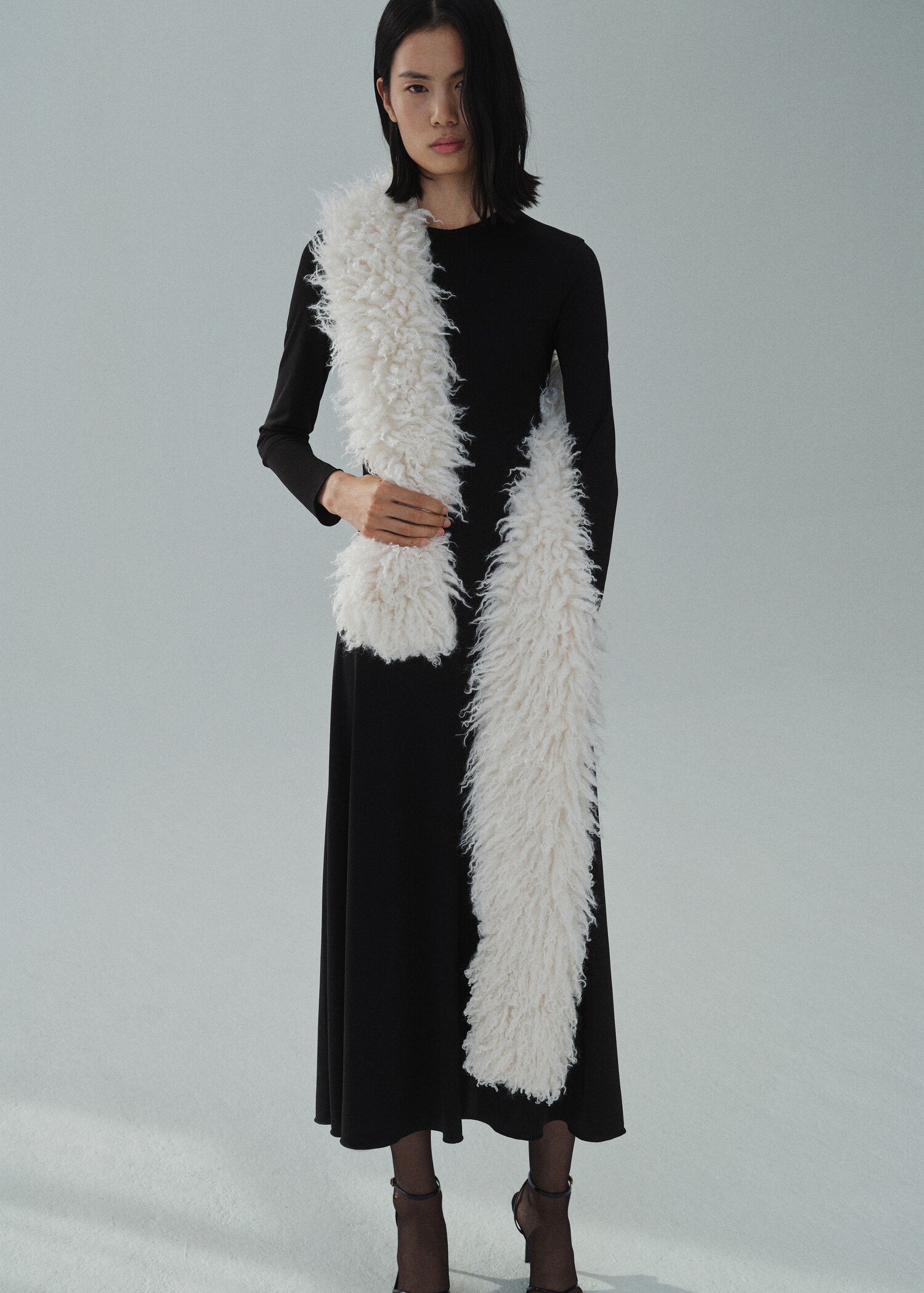 Long flared knitted dress - Details of the article 2