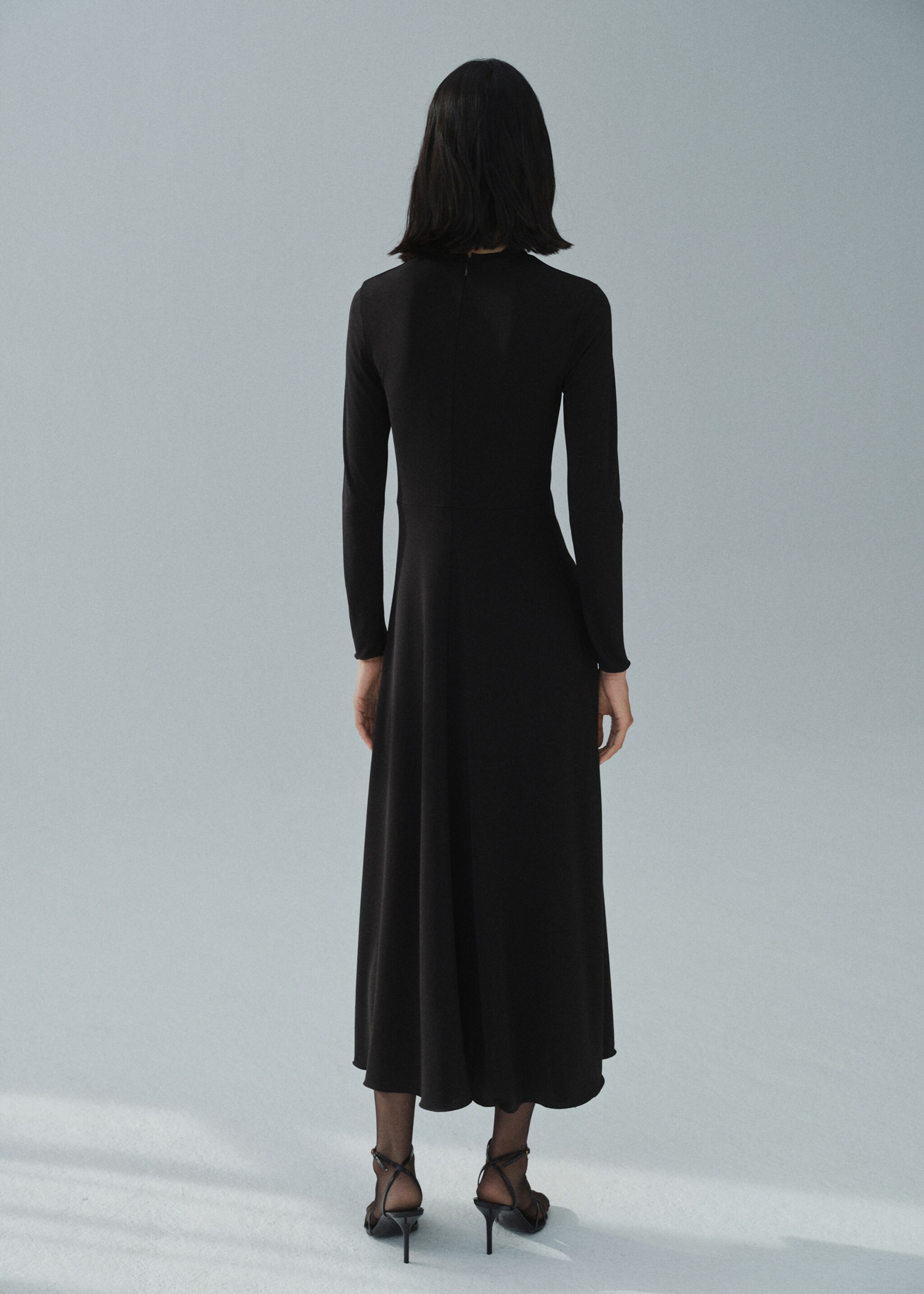 Long flared knitted dress - Reverse of the article, Black. Ref: 87094092-00.