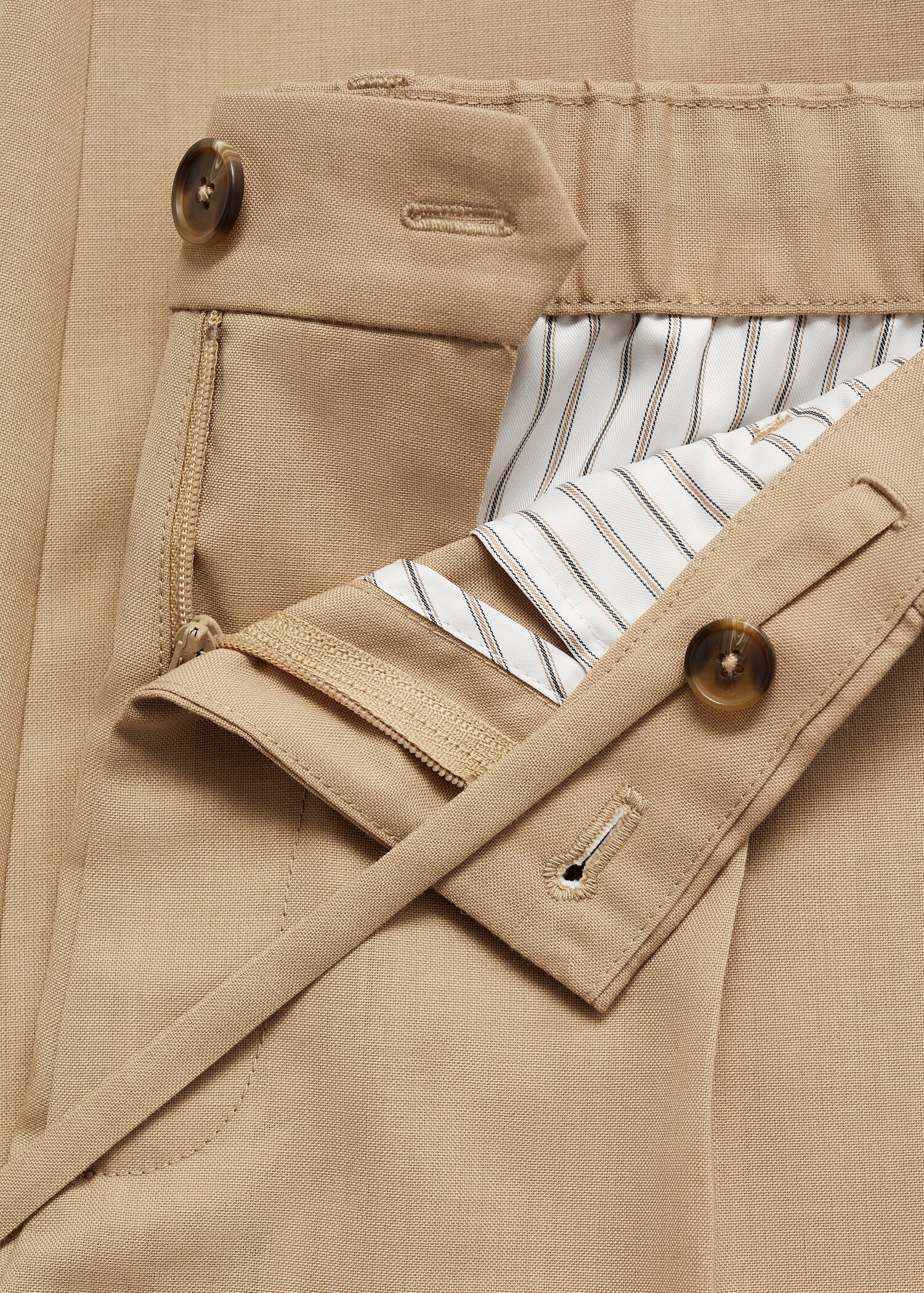 Slim-Fit-Bundfaltenhose aus Cool Wool - Detail des Artikels 8