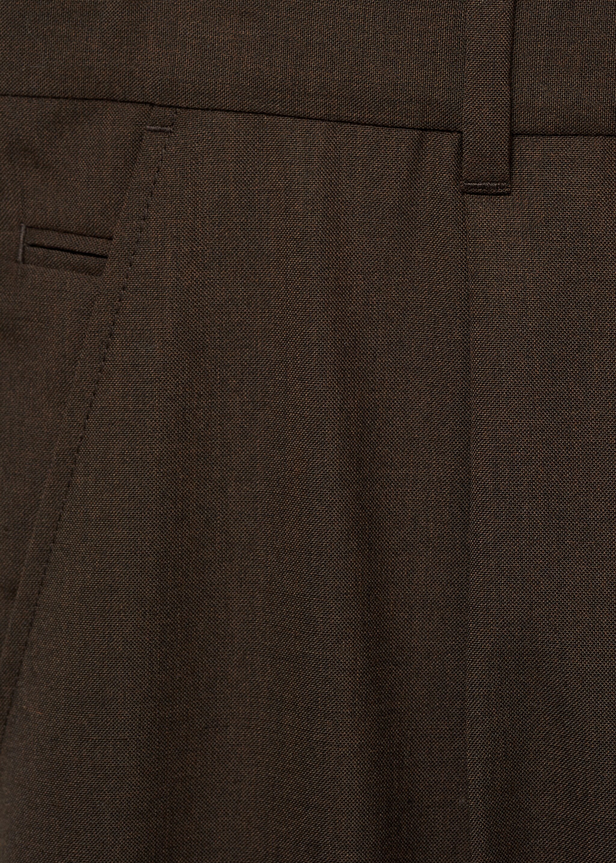 Slim-Fit-Bundfaltenhose aus Cool Wool - Detail des Artikels 0, Schokolade. Ref: 87094388-00.