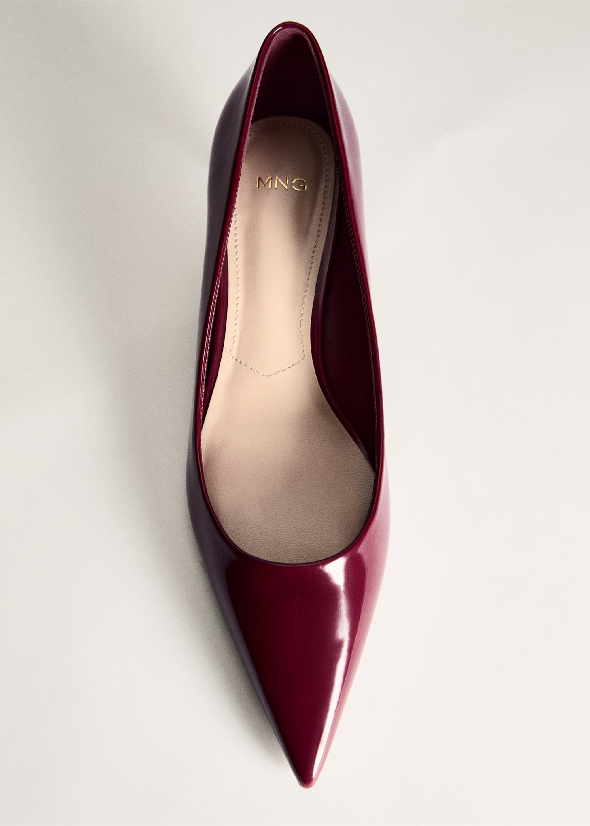 Kitten-heel pointed-toe shoes with patent leather effect - Details of the article 5, Burgundy. Ref: 87094800-00.