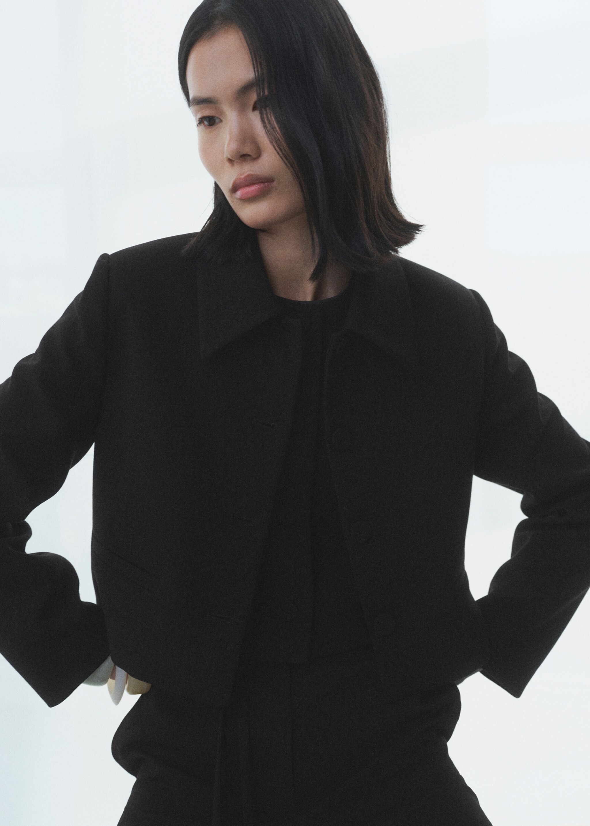 Suit jacket with lapels - Details of the article 2, Black. Ref: 87094801-00.