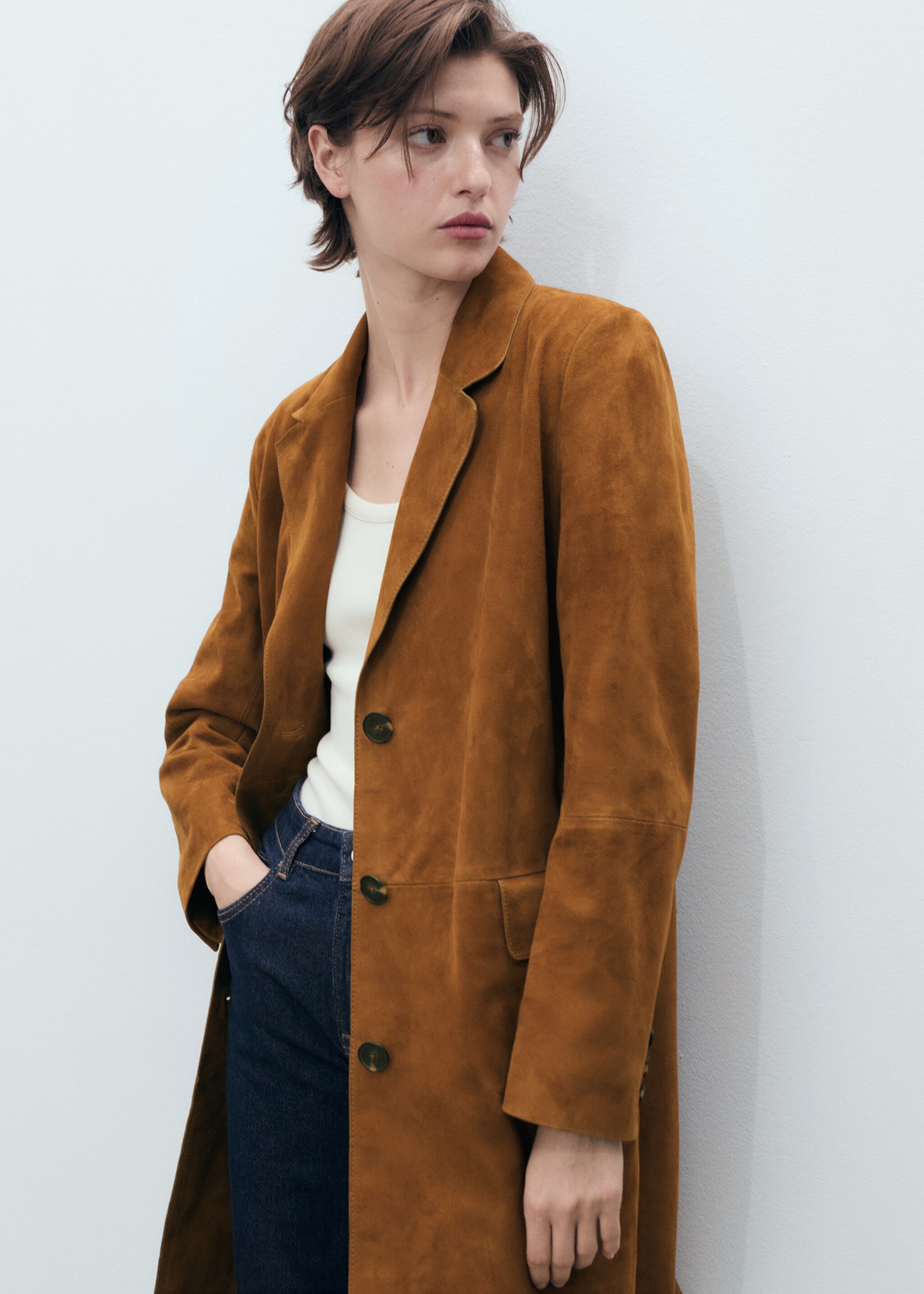 Lapelled suede coat - Details of the article 2, Medium Brown. Ref: 87094803-00.
