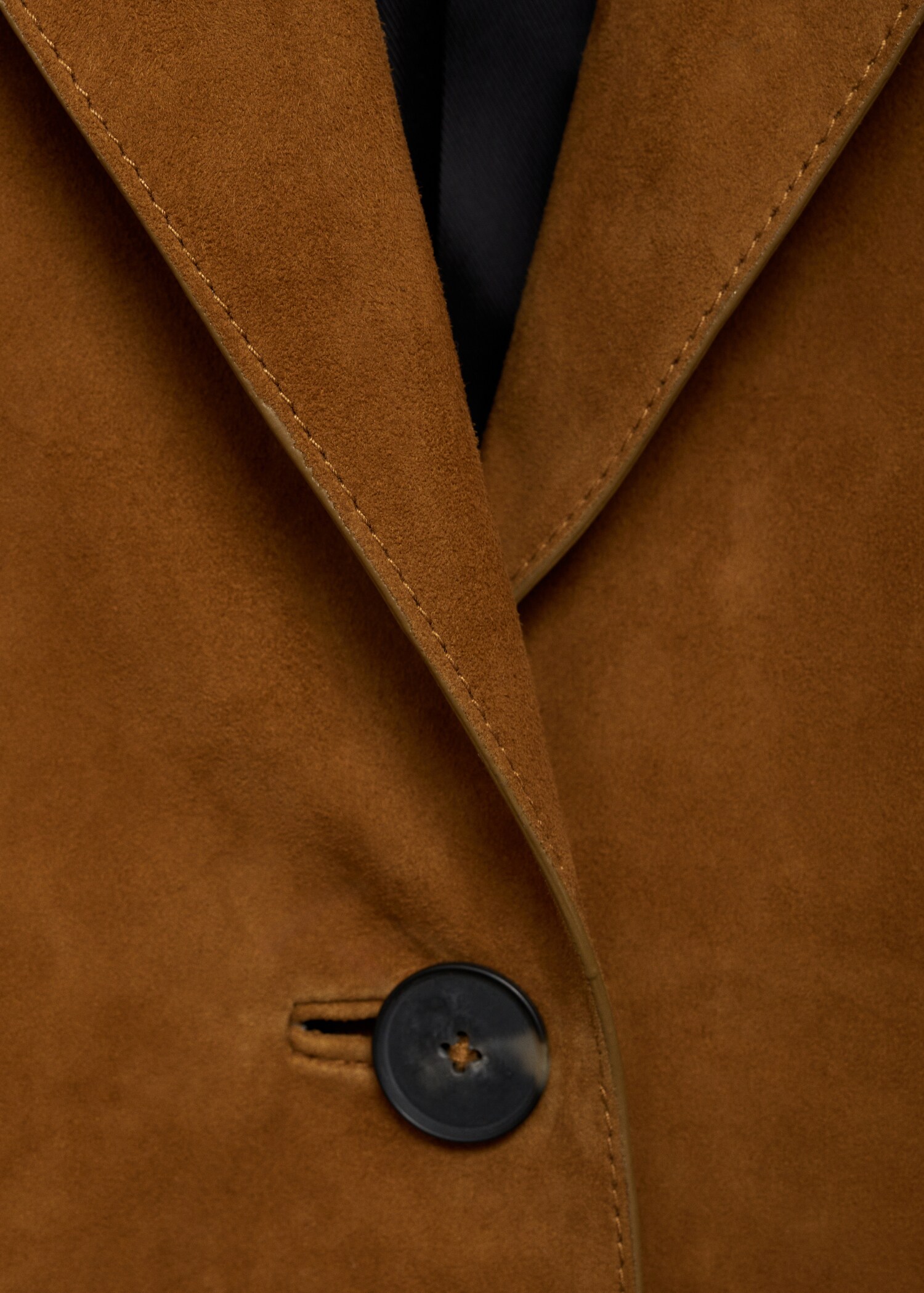 Lapelled suede coat - Details of the article 8