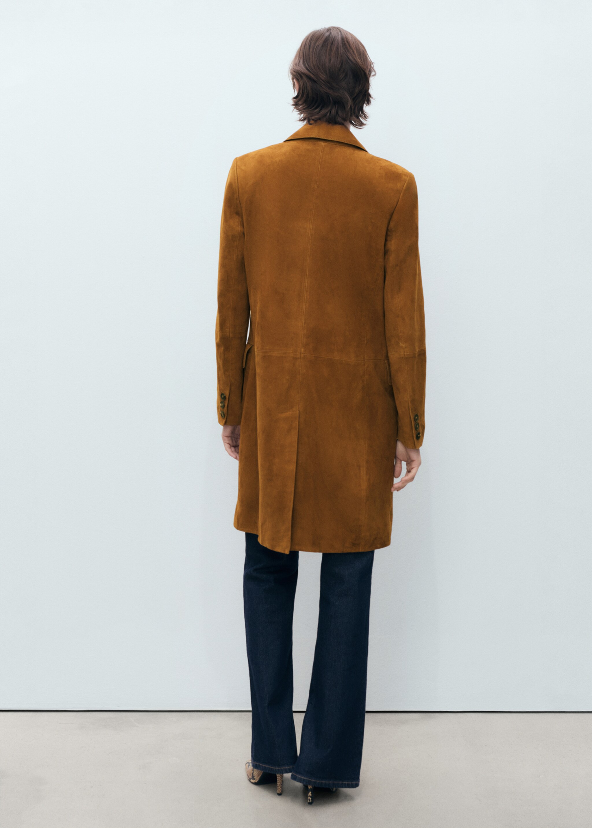 Lapelled suede coat - Reverse of the article, Medium Brown. Ref: 87094803-00.