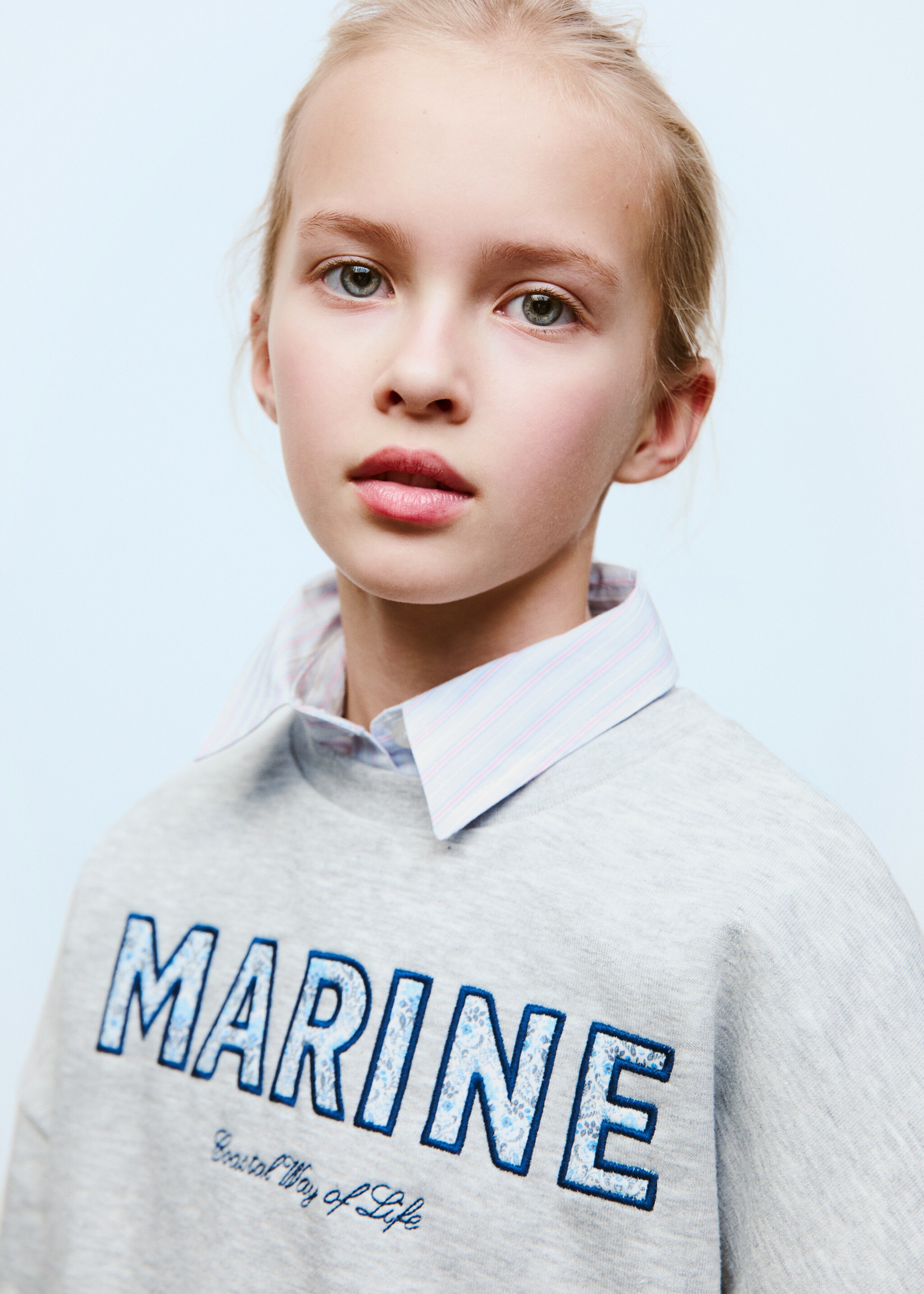 Cotton sweatshirt with embroidered message - Details of the article 1, Light Heather Grey. Ref: 87094805-00.