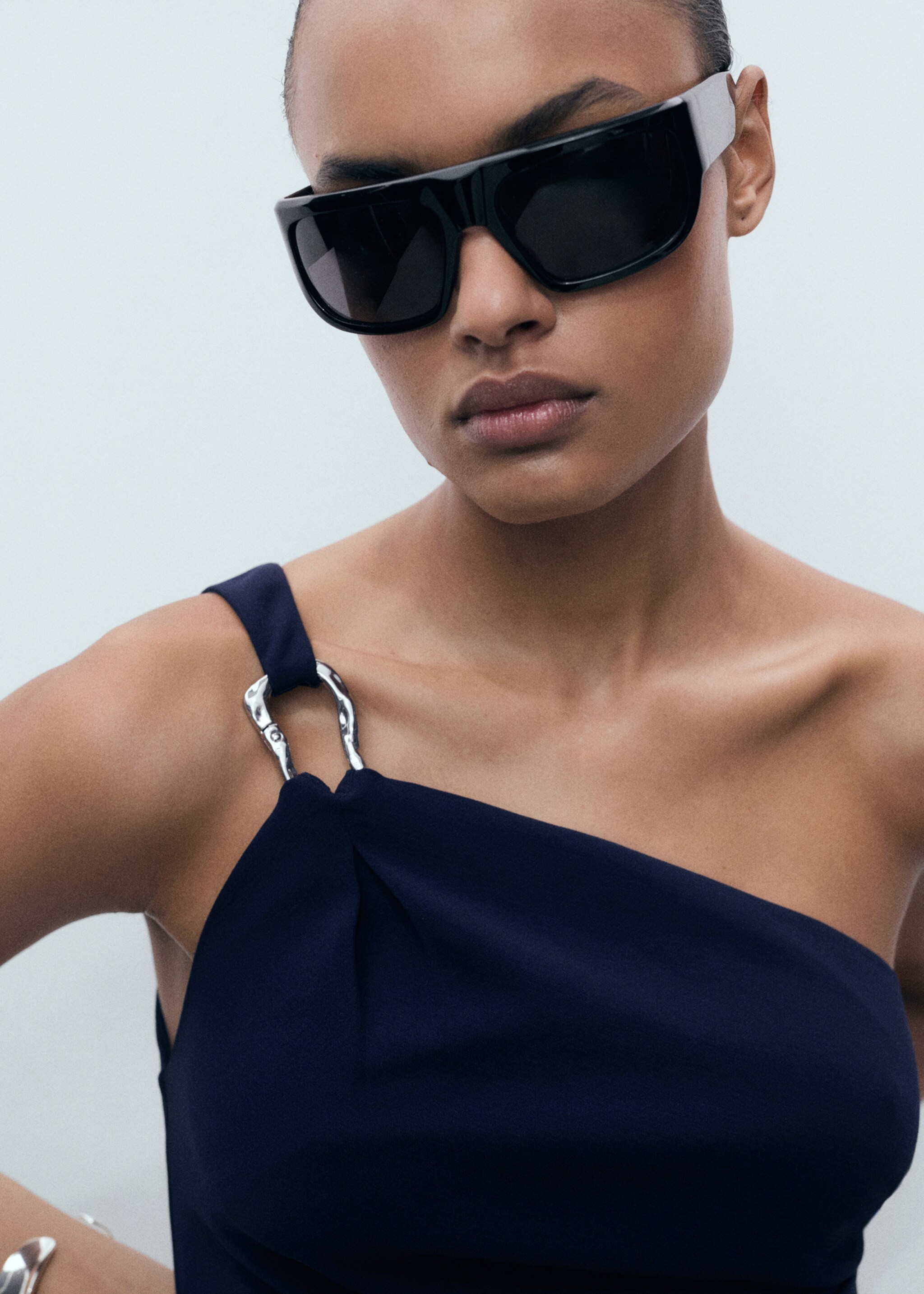 Asymmetrical jumpsuit with metallic detail - Details of the article 1, Night Blue. Ref: 87094810-00.