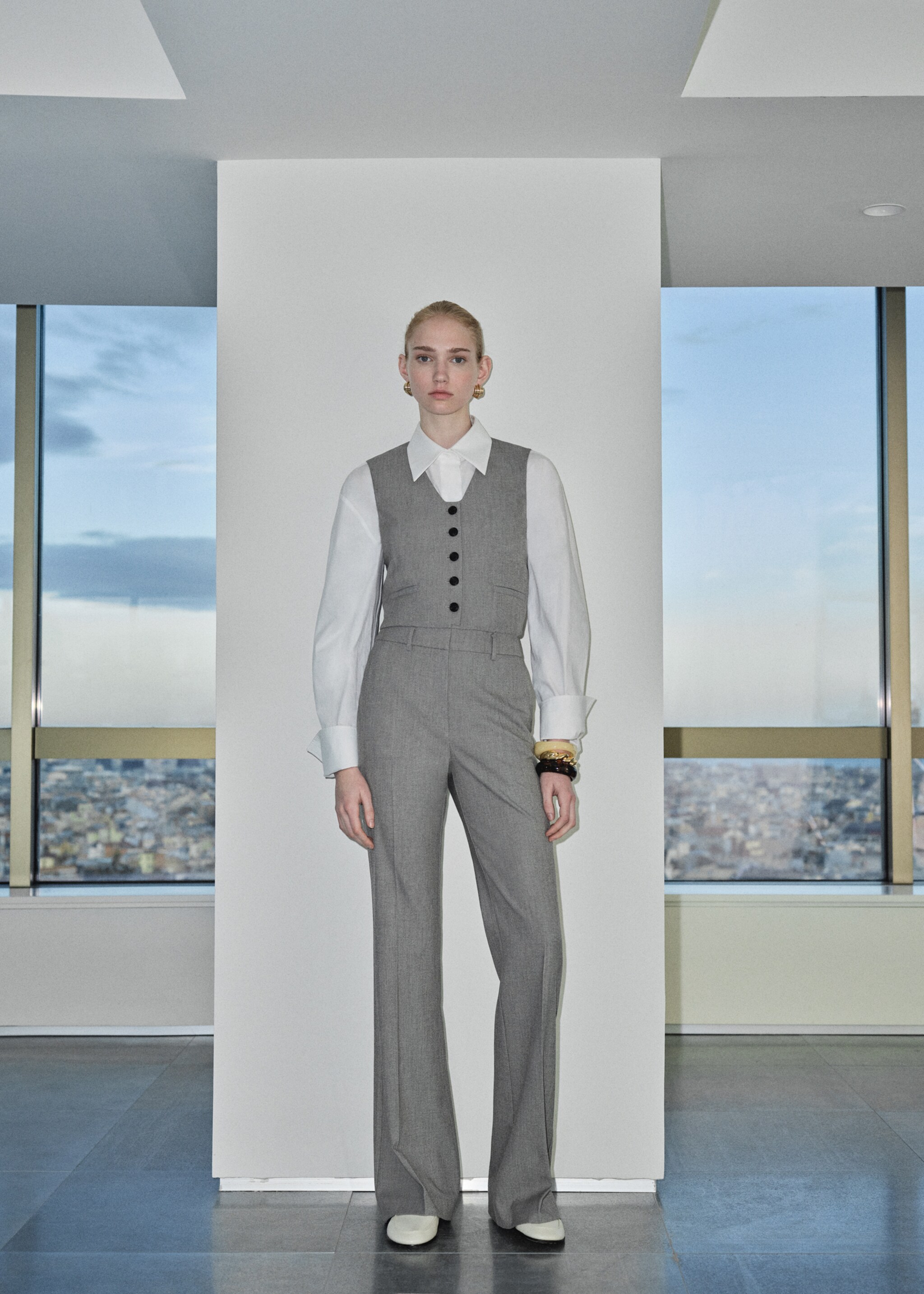 Kurze Anzugweste - Detail des Artikels 6, Grau. Ref: 87095139-00.