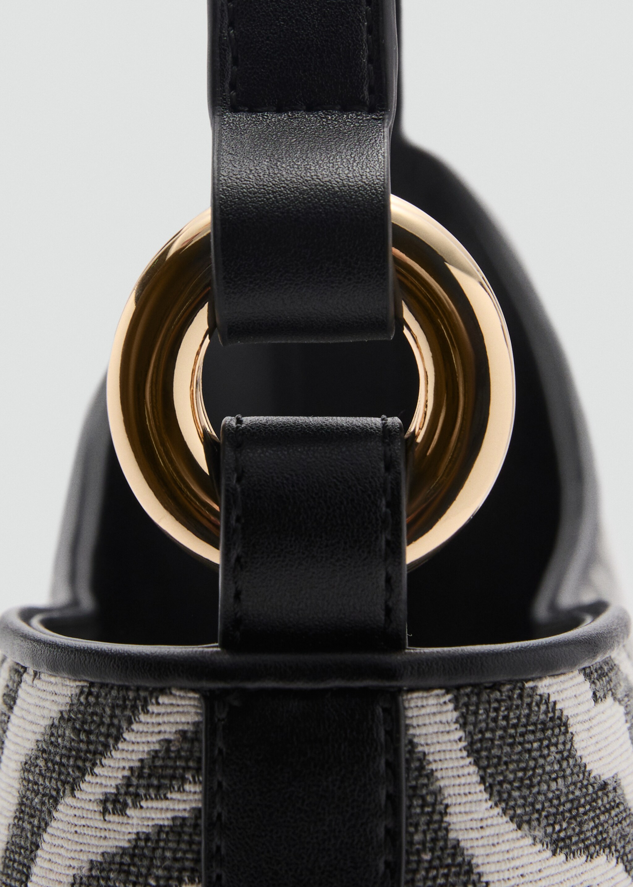 Grand sac seau à imprimé zèbre - Détail de l'article 3, Noir. Ref: 87095732-00.