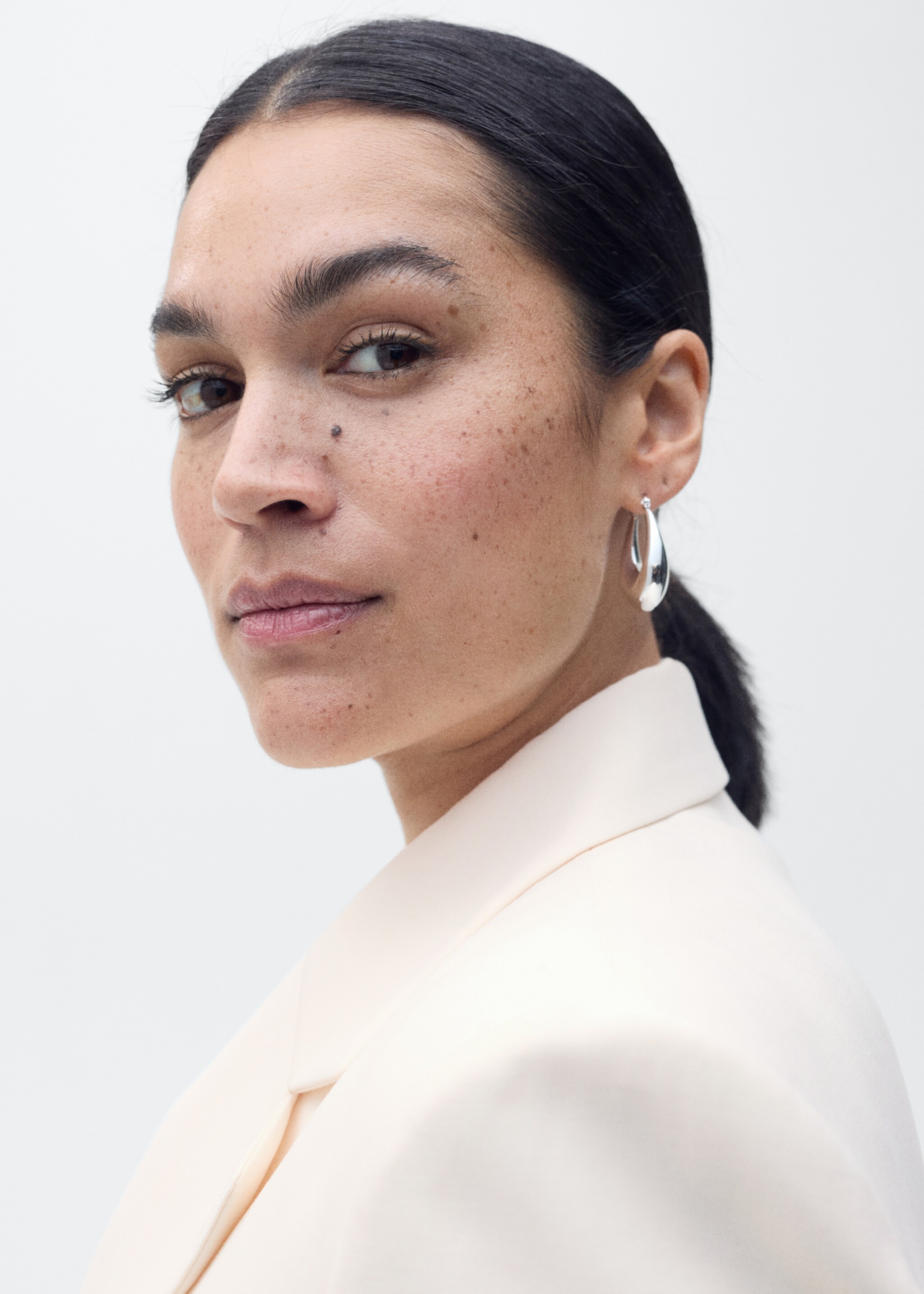 Straight-fit suit blazer - Details of the article 4, Ecru. Ref: 87095735-00.