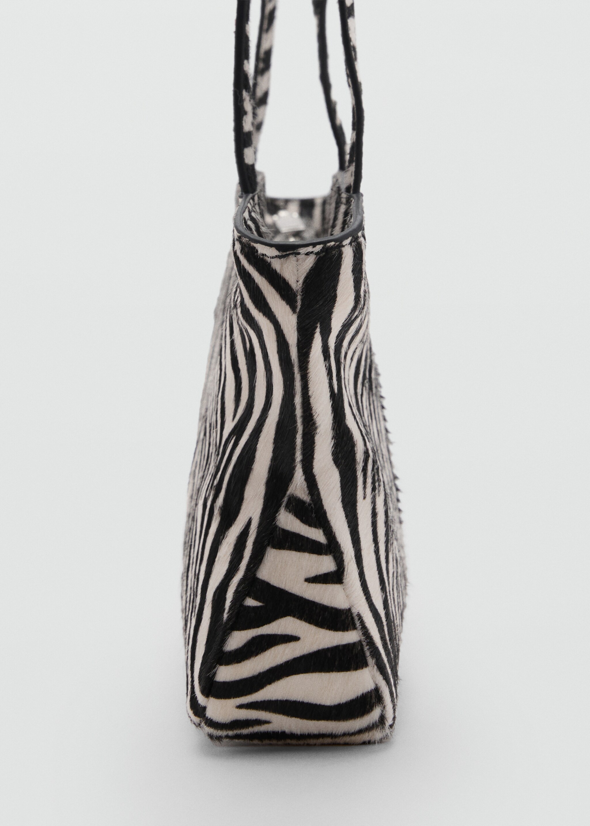 Bolso piel estampado cebra - Detalle del artículo 1, Negro. Ref: 87095738-00.
