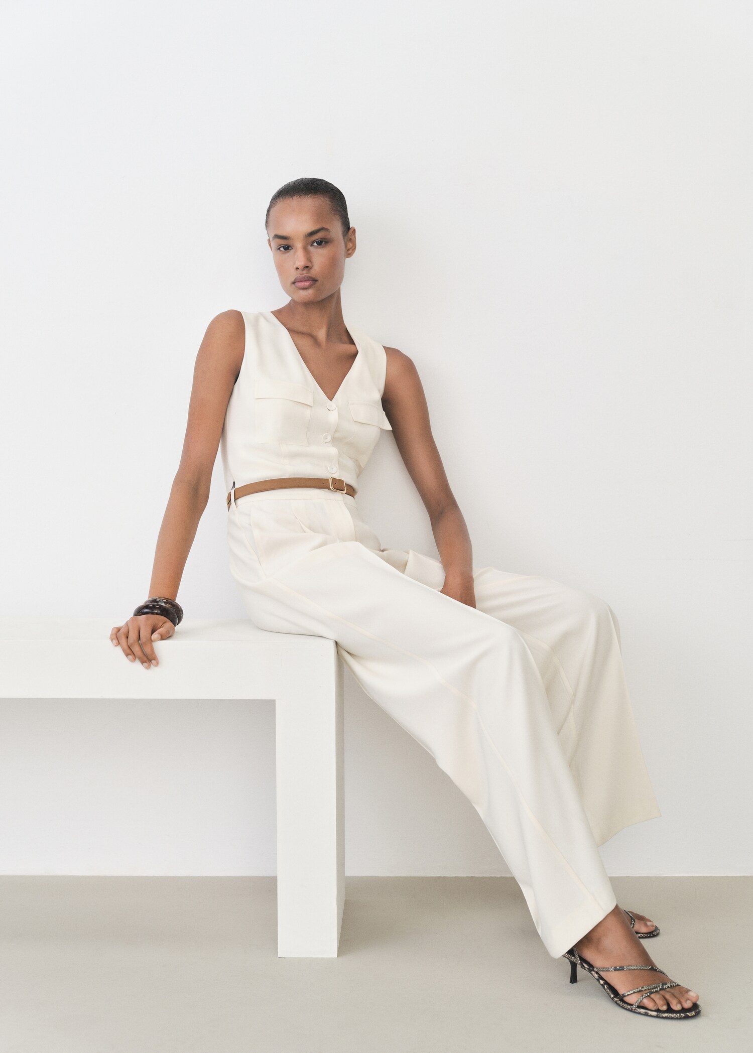 Belt long jumpsuit - Details of the article 2