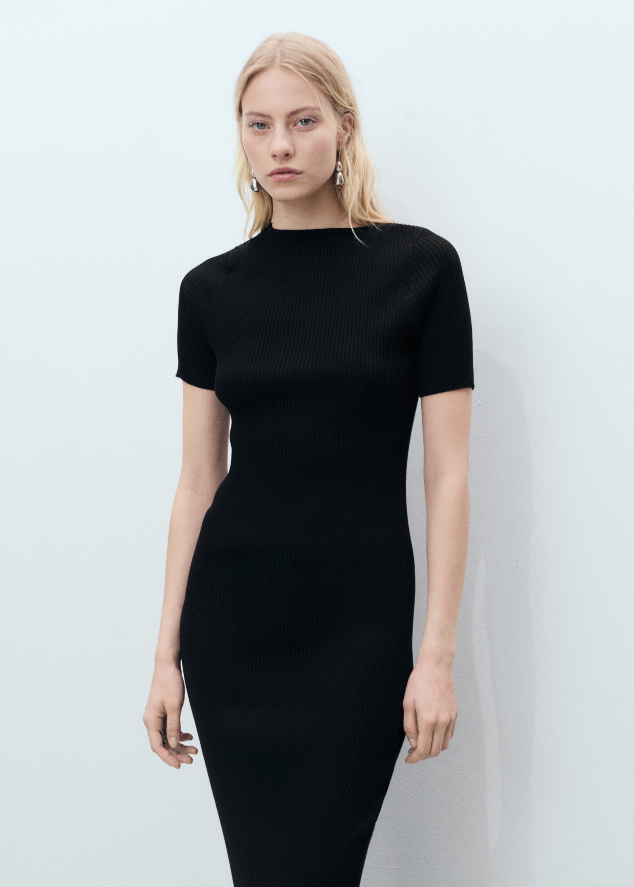 Ribbed midi-dress with slit neckline - Medium plane, Black. Ref: 87095753-00.
