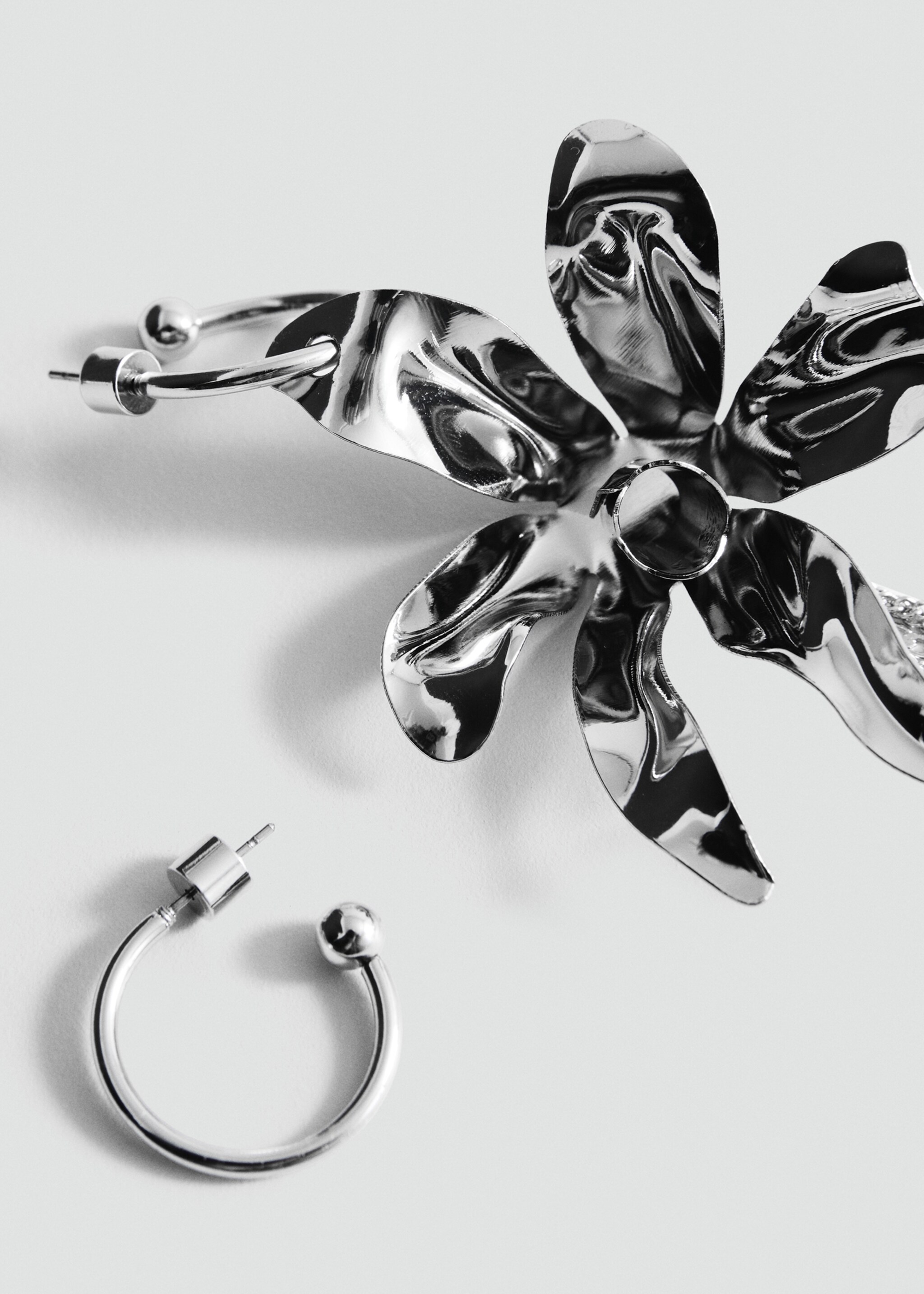Long flower earrings - Medium plane, Silver. Ref: 87095760-00.