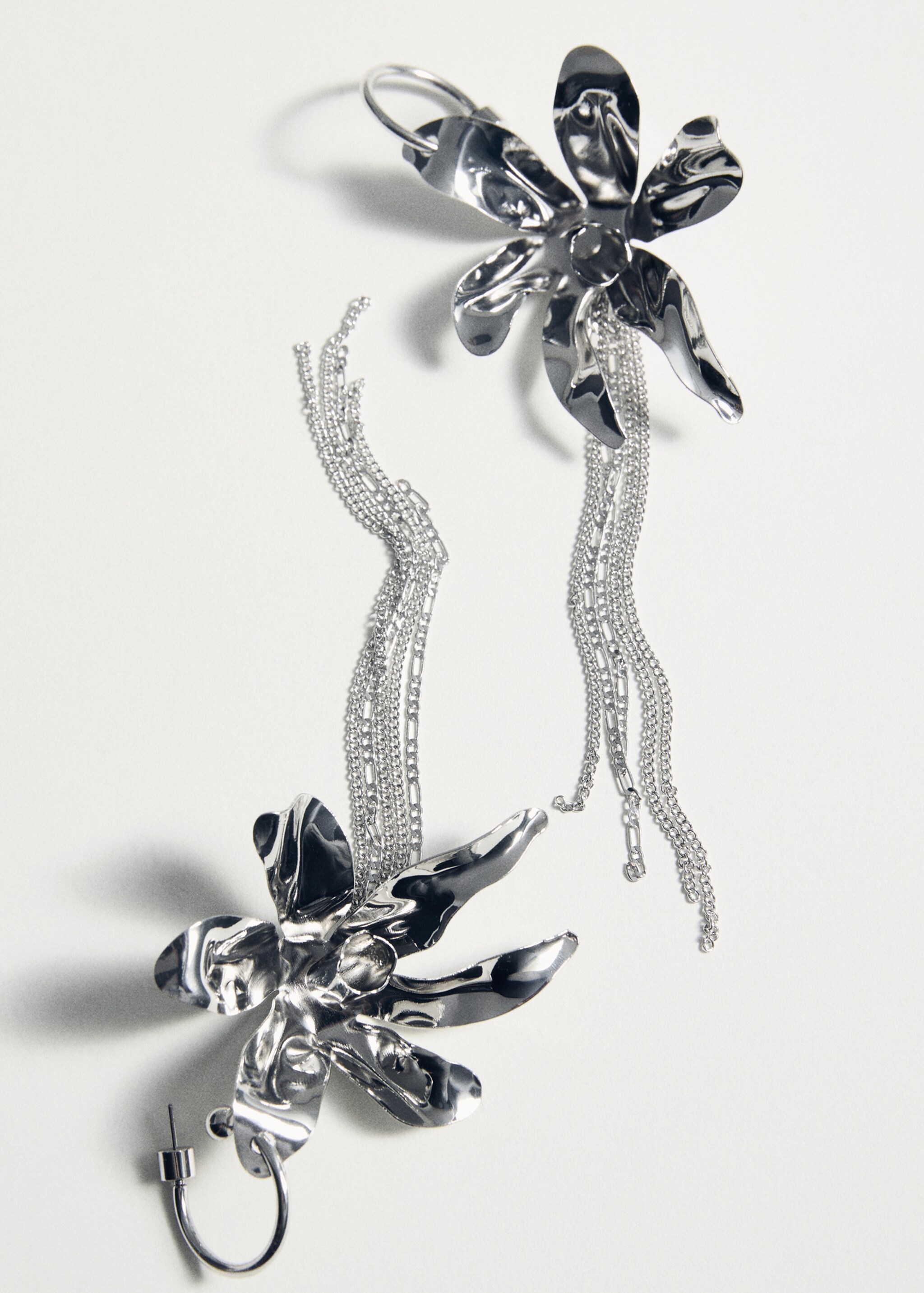 Long flower earrings - Details of the article 5, Silver. Ref: 87095760-00.