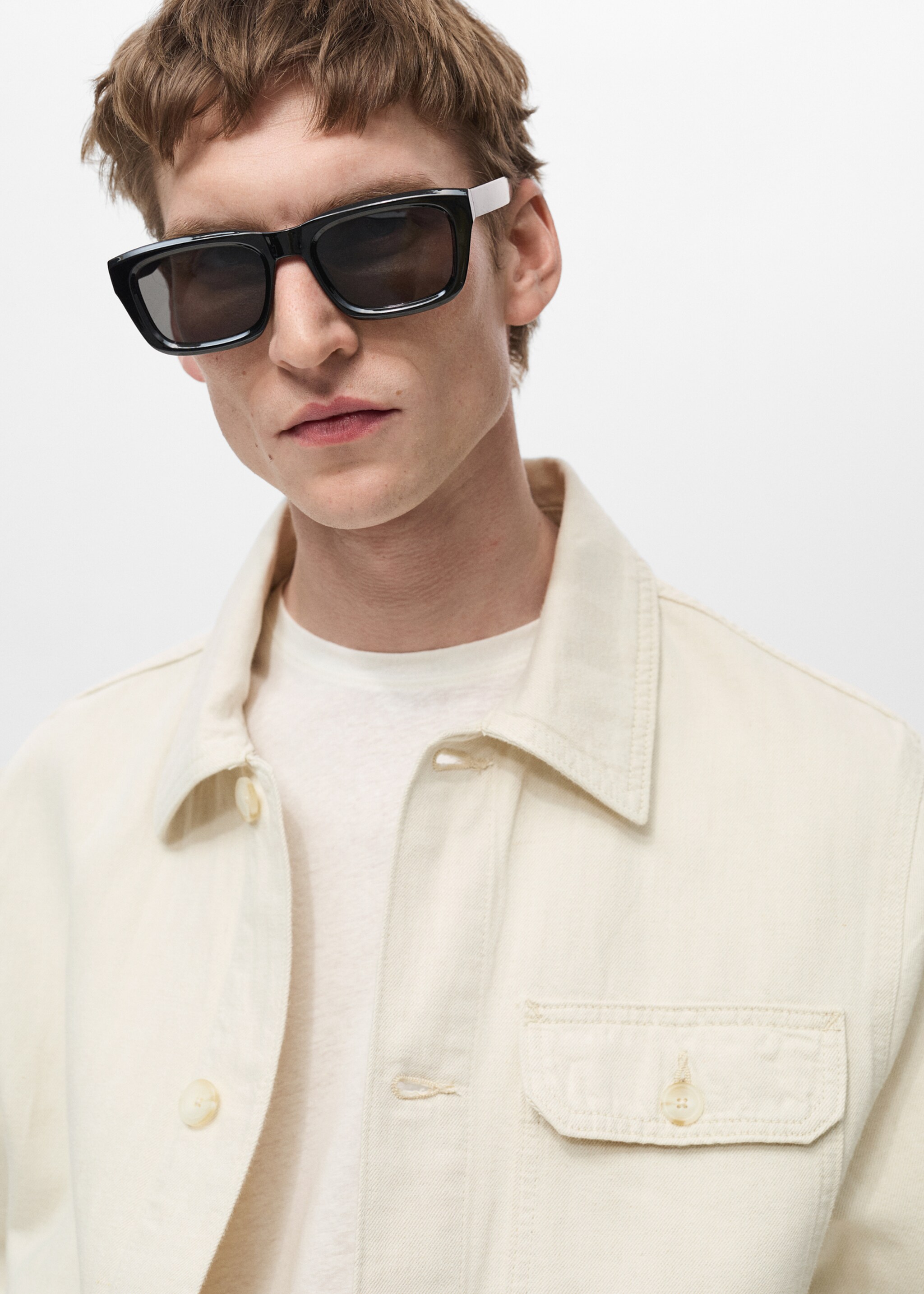 Linen-blend jacket with pockets - Details of the article 2, Ecru. Ref: 87095917-00.