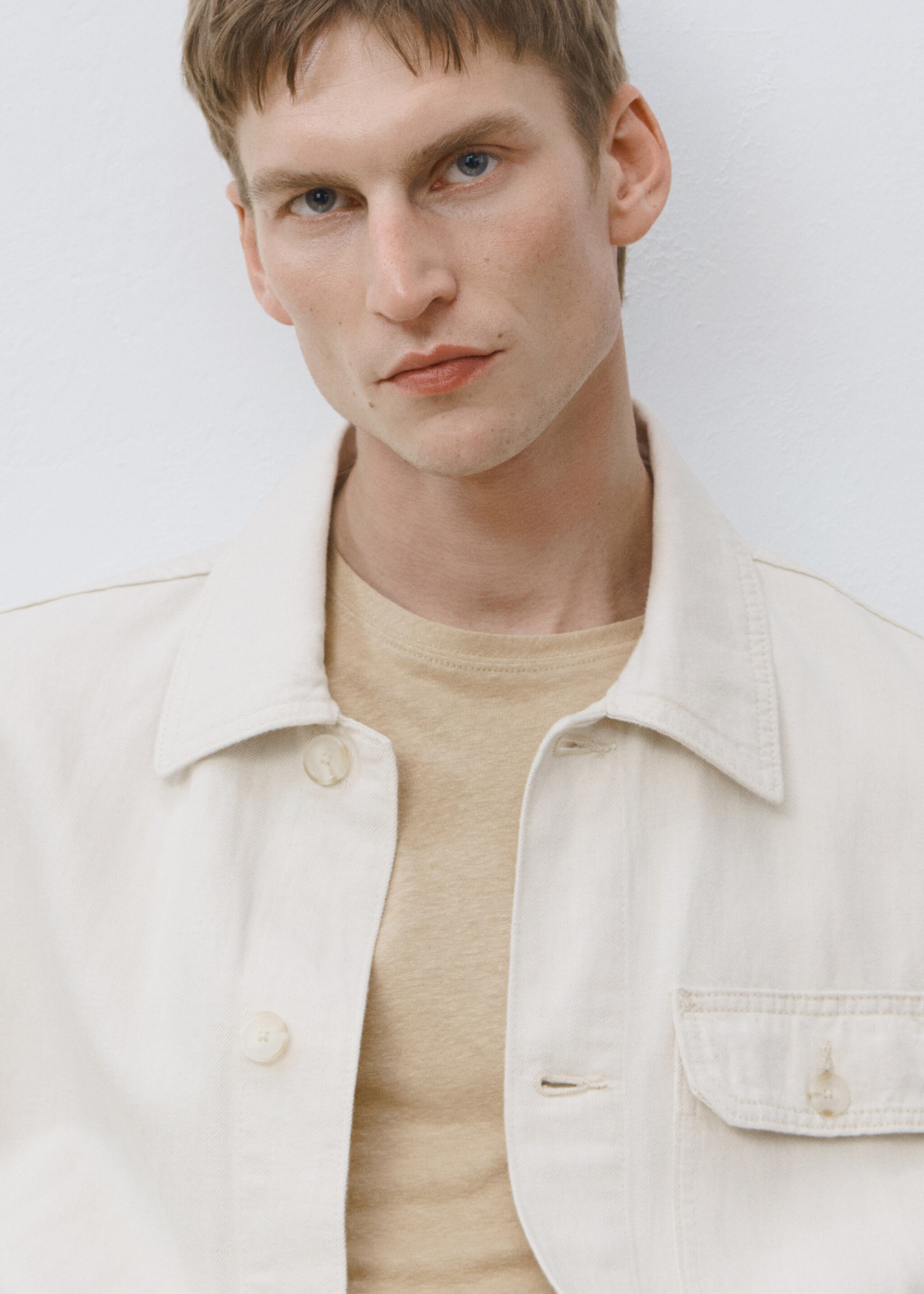 Linen-blend jacket with pockets - Details of the article 9, Ecru. Ref: 87095917-00.