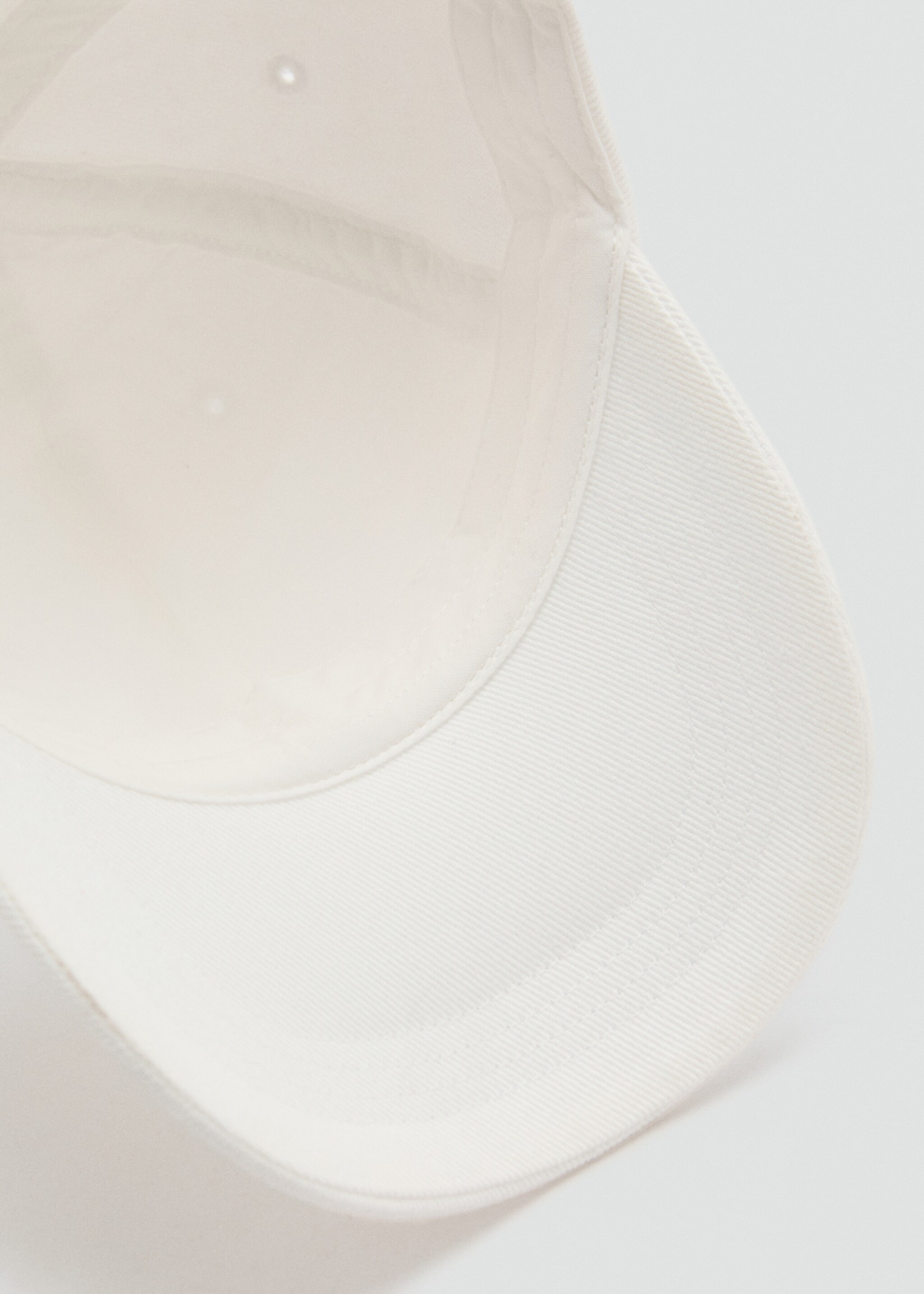 Cotton visor cap - Details of the article 2, Ecru. Ref: 87095926-00.