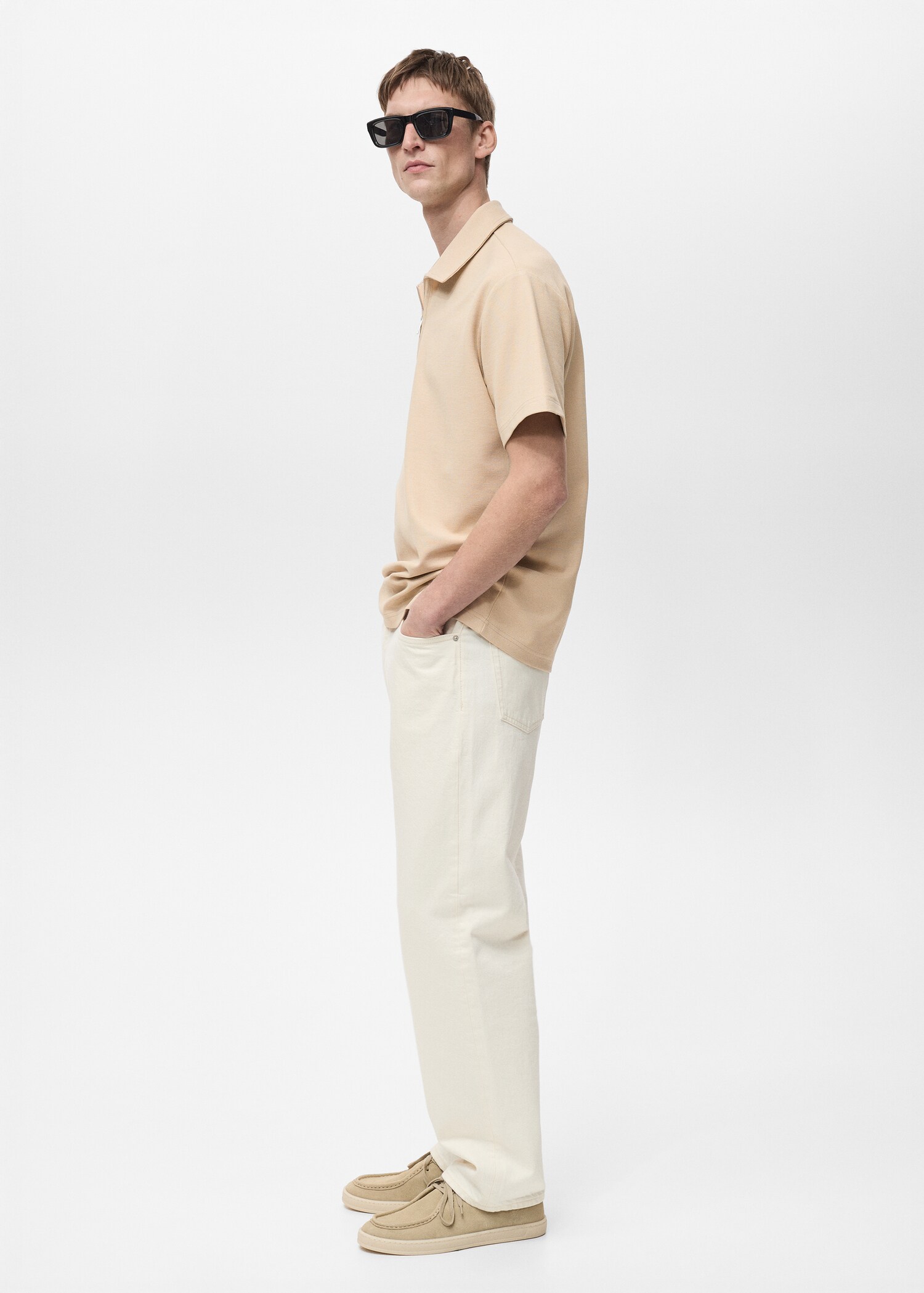 Structured polo shirt with zip collar - Details of the article 2