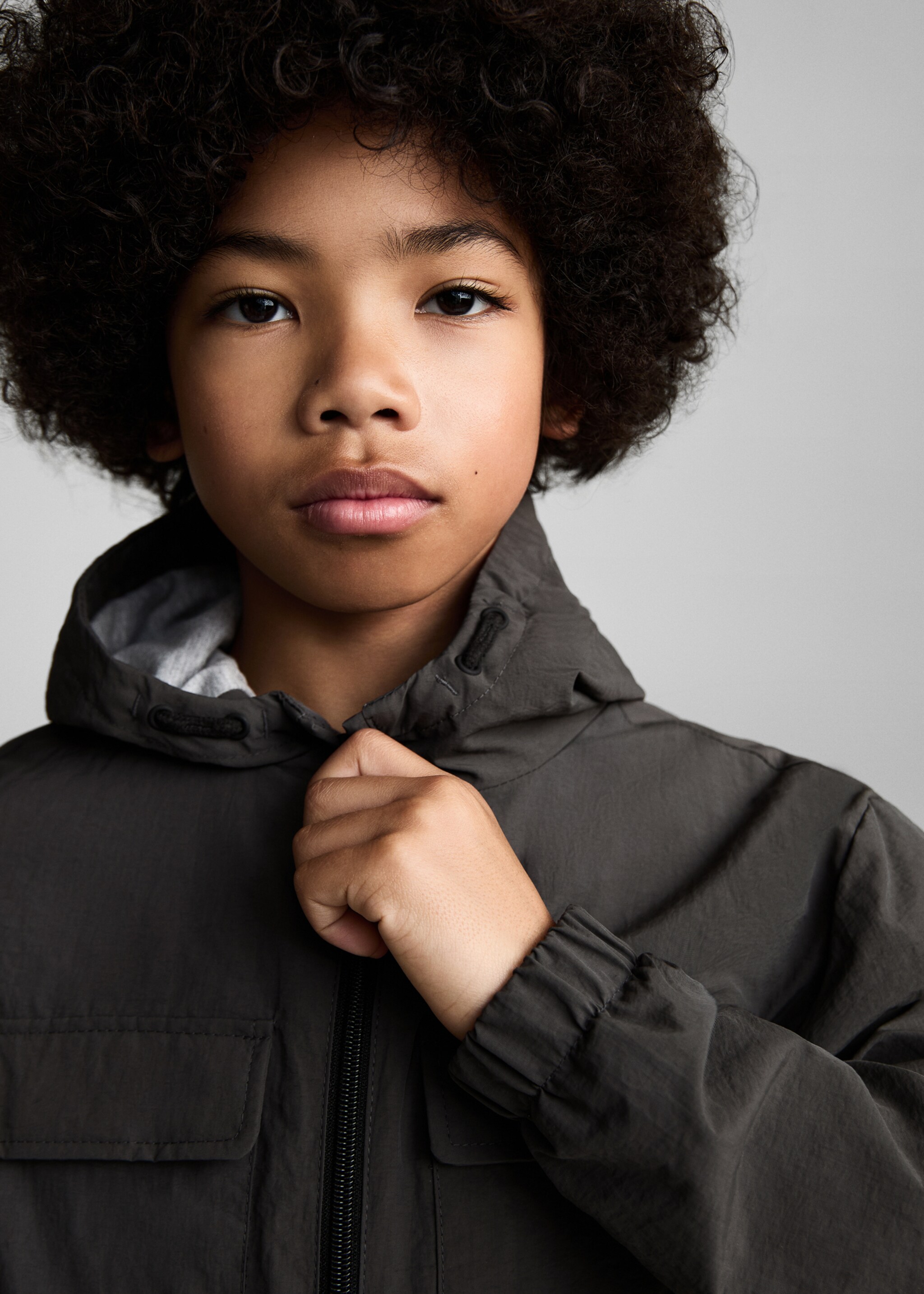 Hooded parka - Details of the article 1, Charcoal. Ref: 87095940-00.