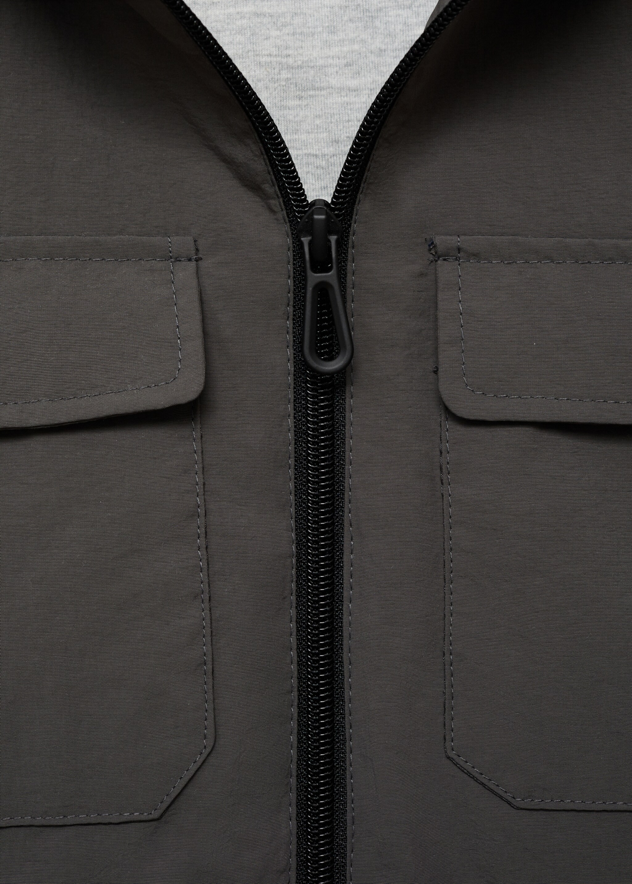 Hooded parka - Details of the article 8, Charcoal. Ref: 87095940-00.