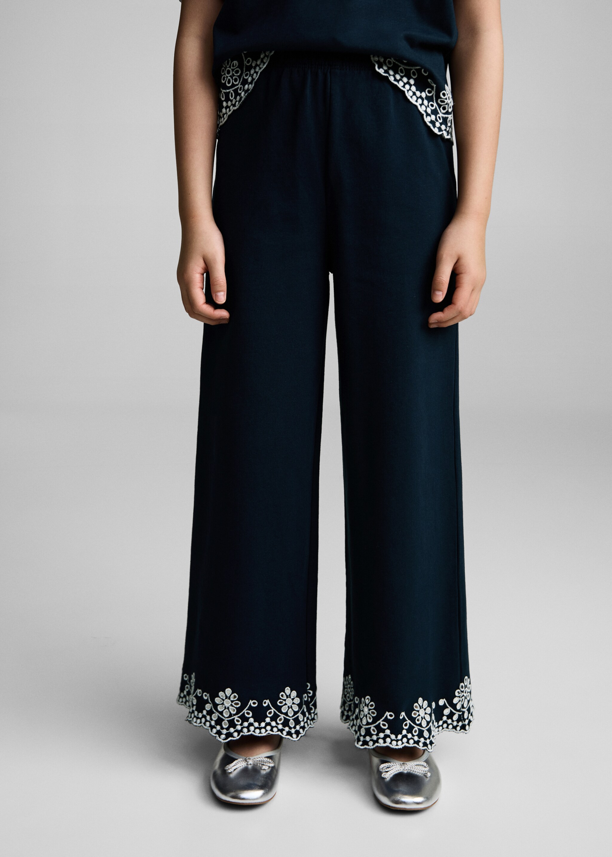 Bavlněné kalhoty s dírkovou výšivkou - Detail zboží 6, Námořnická modrá. Ref: 87095947-00.