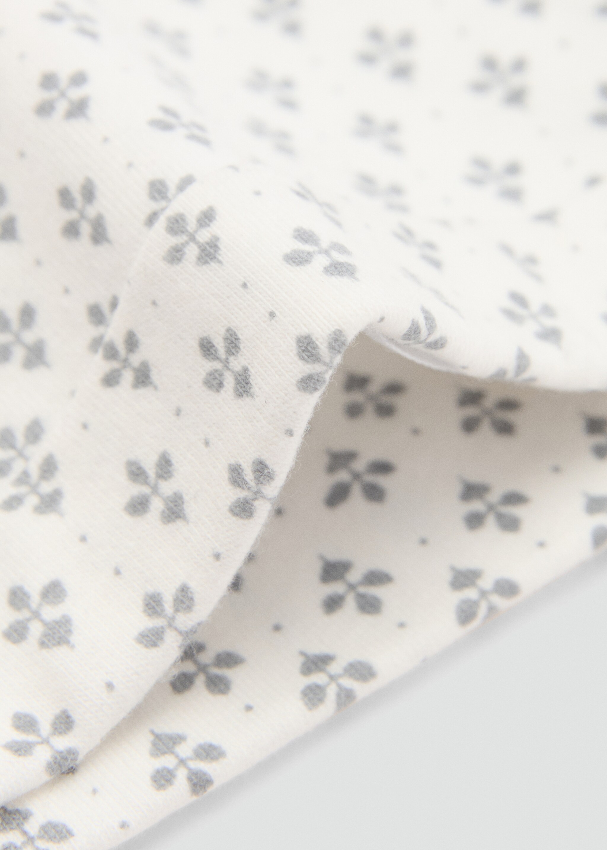 Hat with knot detail - Details of the article 1, Off White. Ref: 87095962-00.