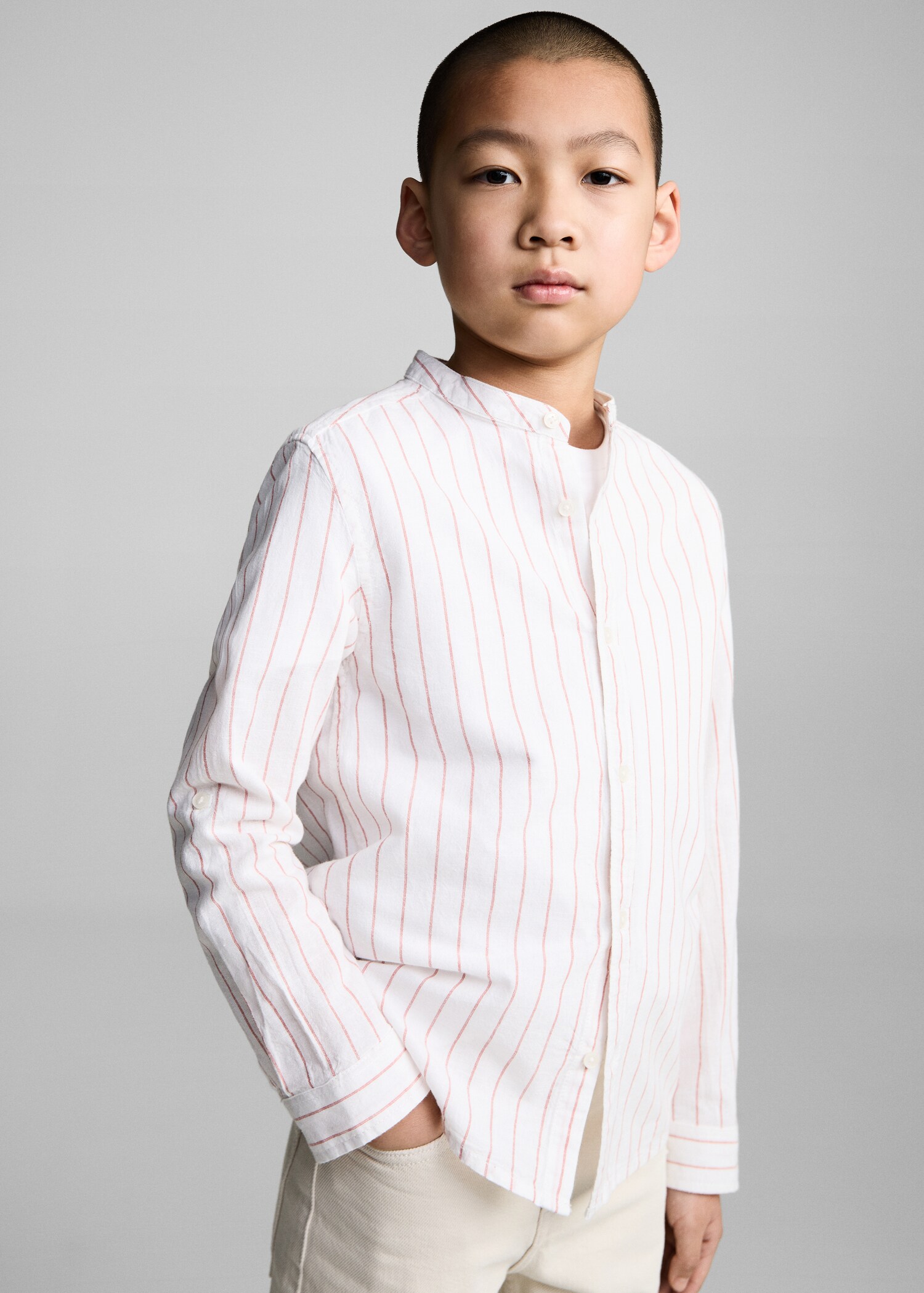 Camisa cuello mao rayas - Plano medio