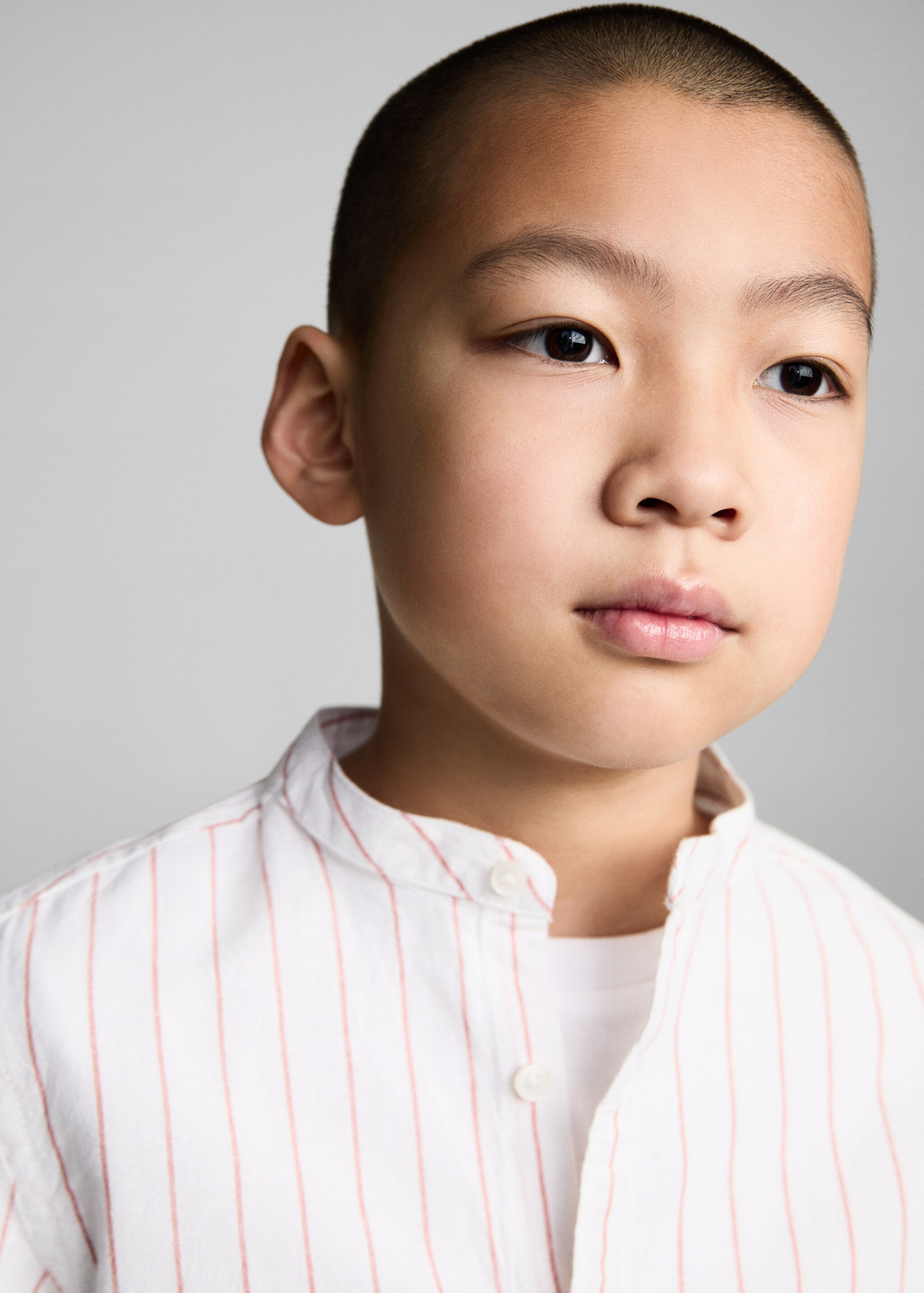 Streifenhemd mit Mao-Kragen - Detail des Artikels 1, Dunkelorange. Ref: 87095981-00.