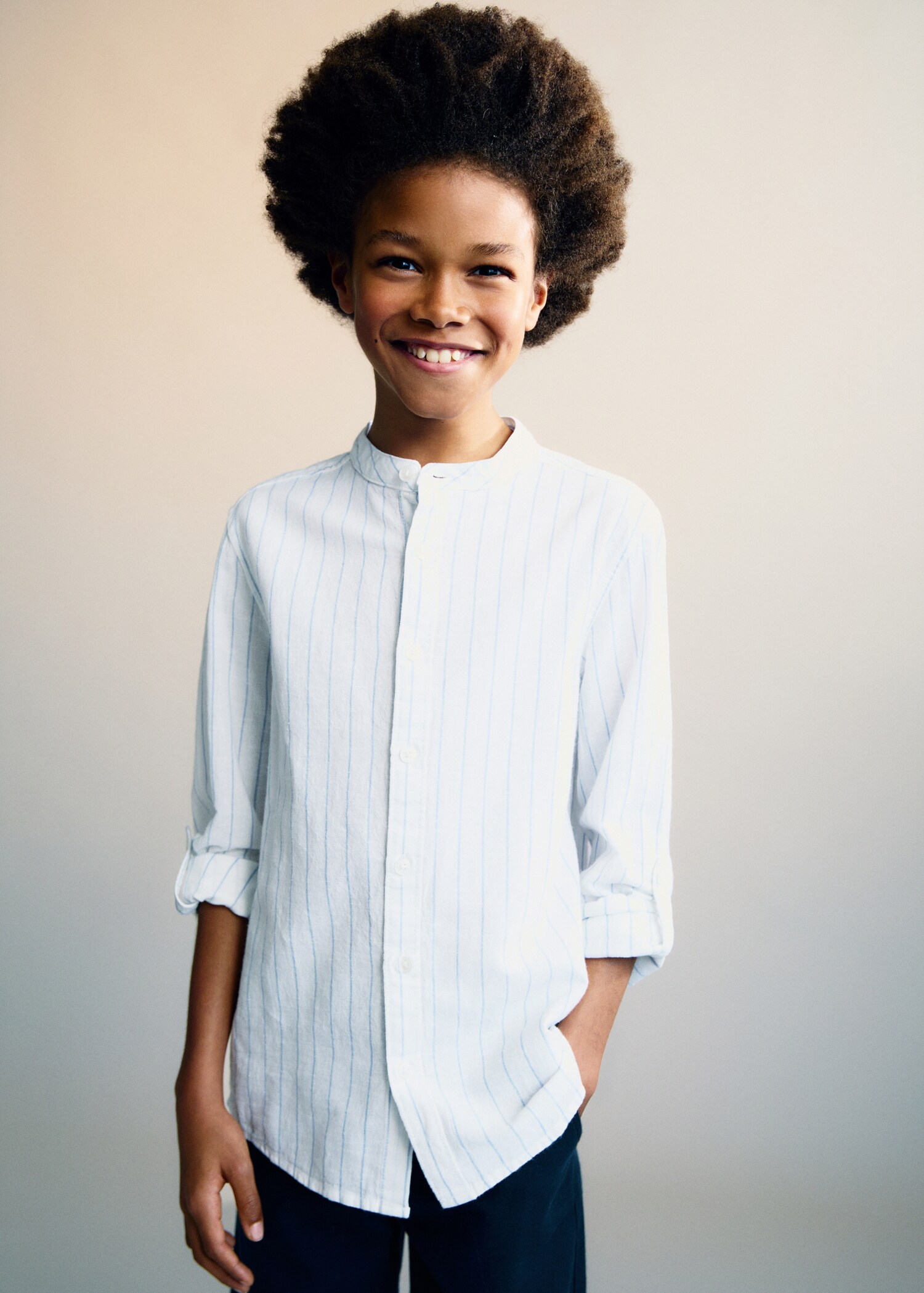 Camisa cuello mao rayas - Plano medio