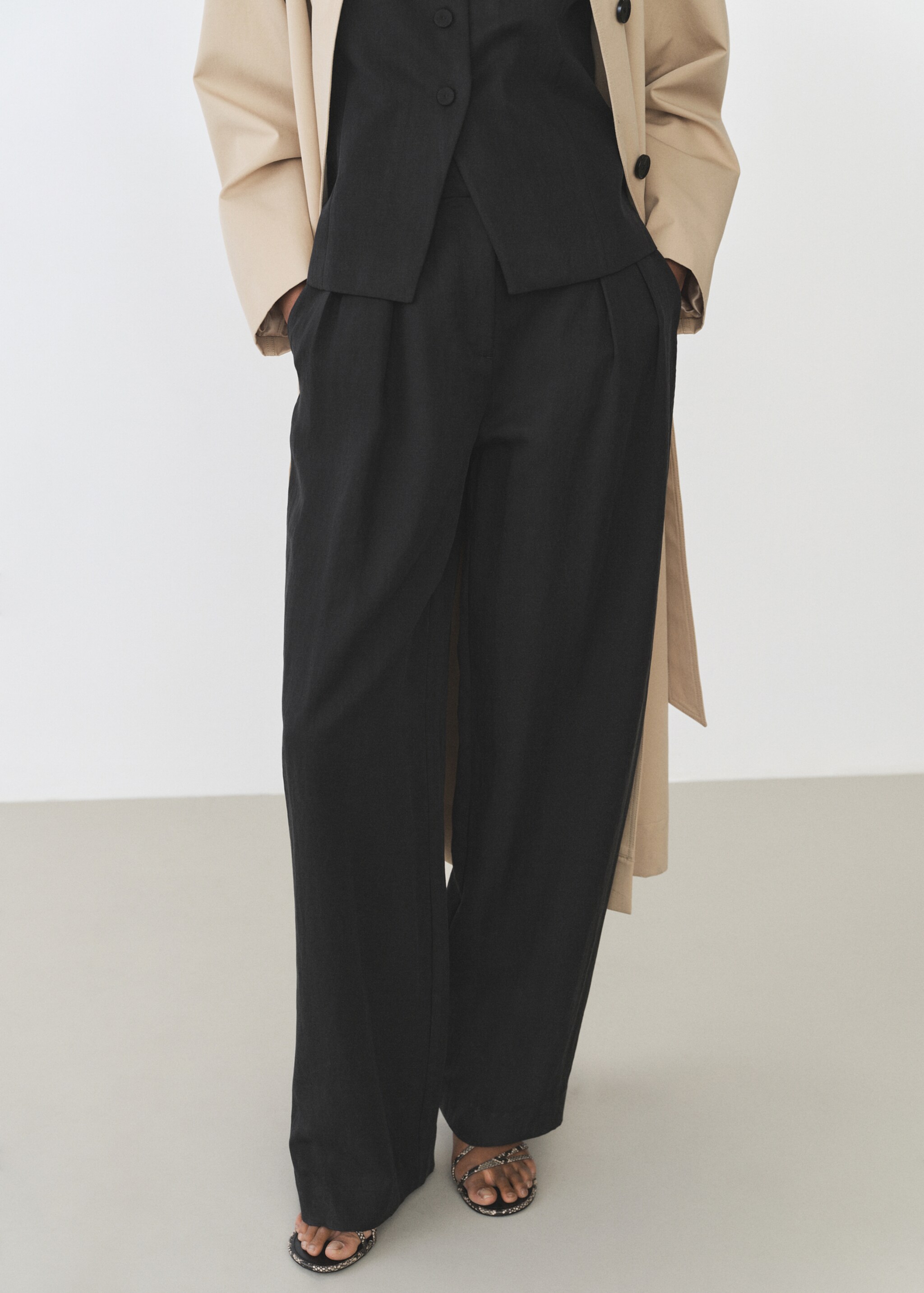 Straight lyocell suit trousers - Medium plane, Black. Ref: 87096345-00.