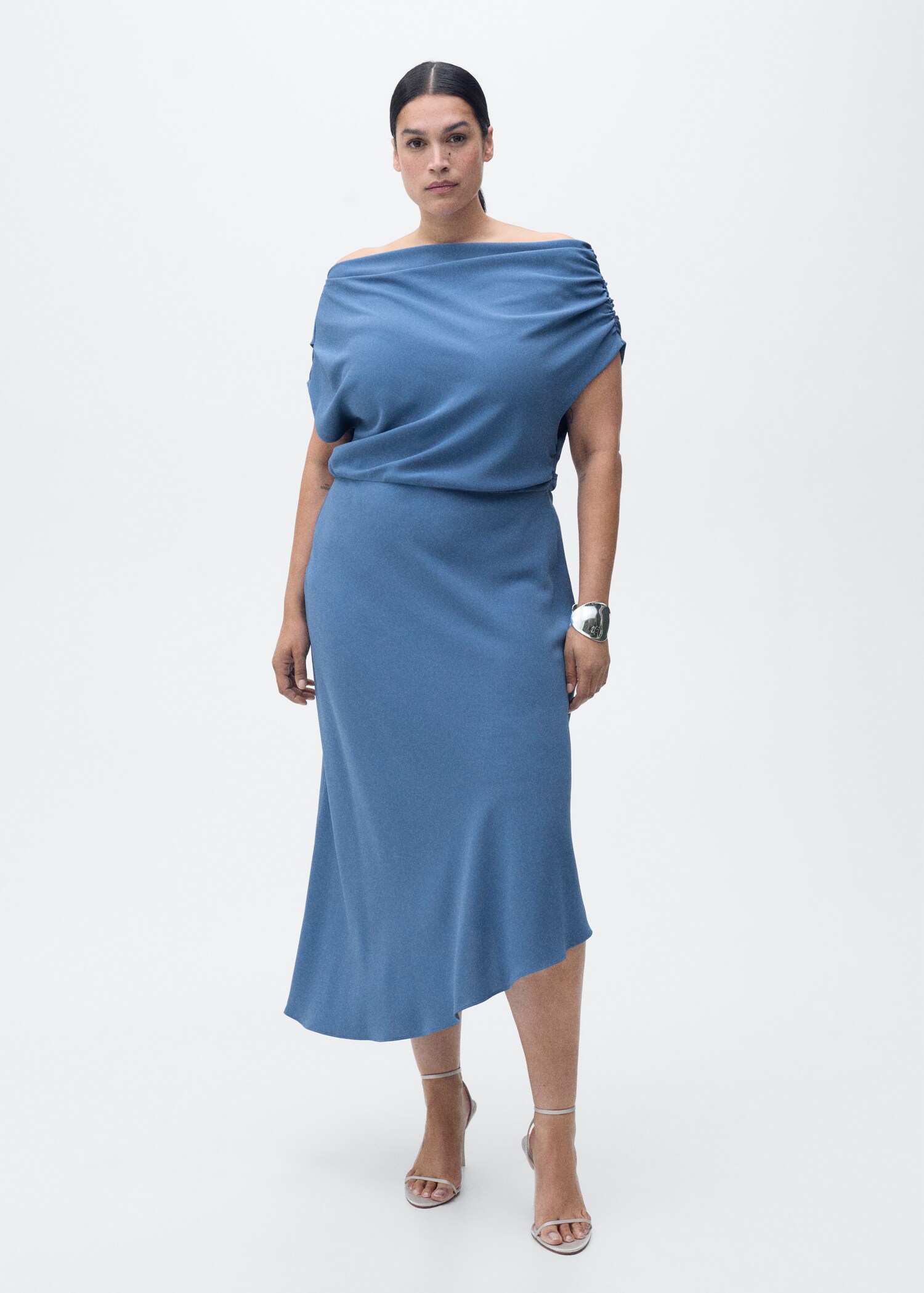 Asymmetrical-neck midi-dress - Details of the article 3