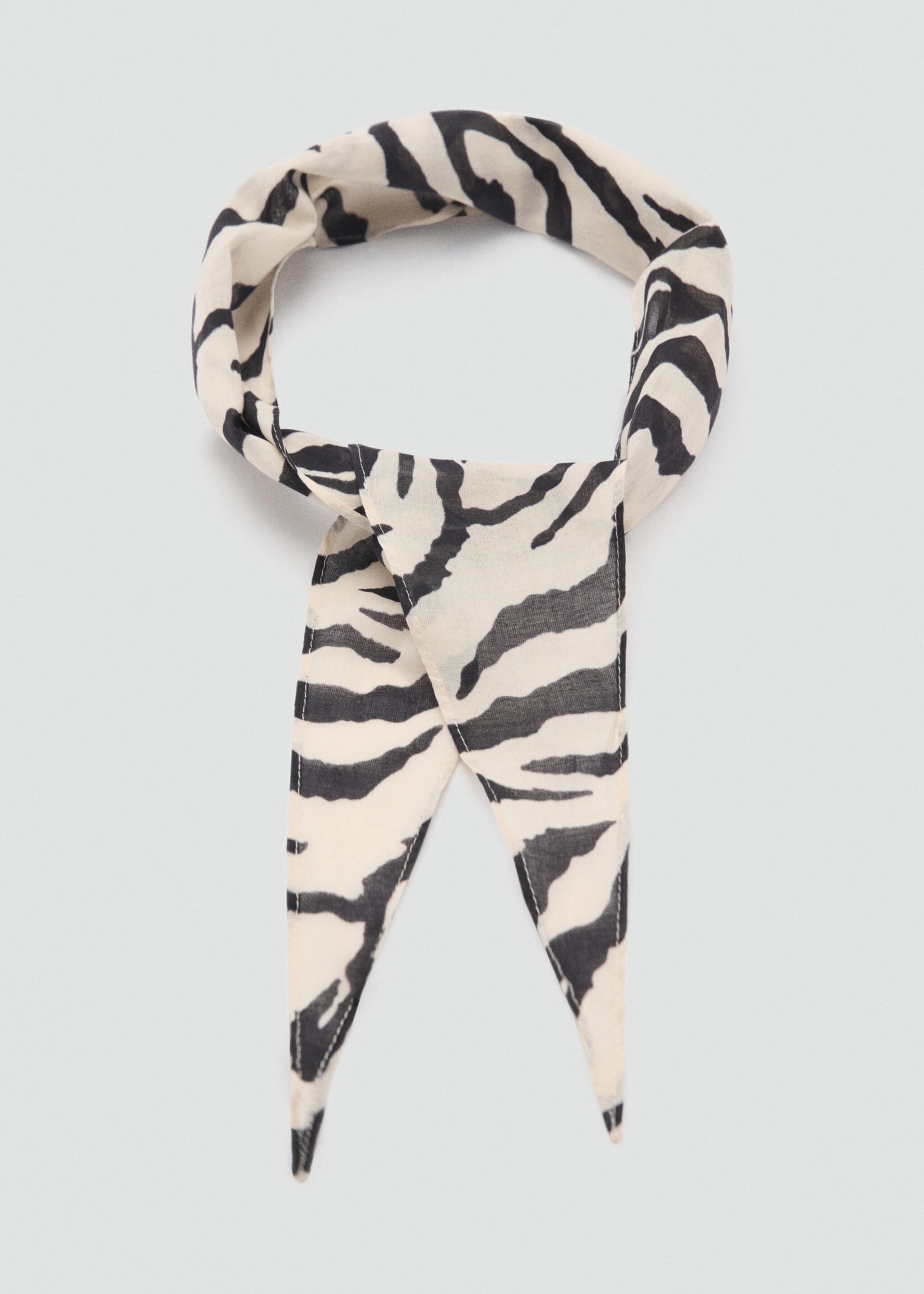 Animal print scarf - Details of the article 1, Sand. Ref: 87096360-00.