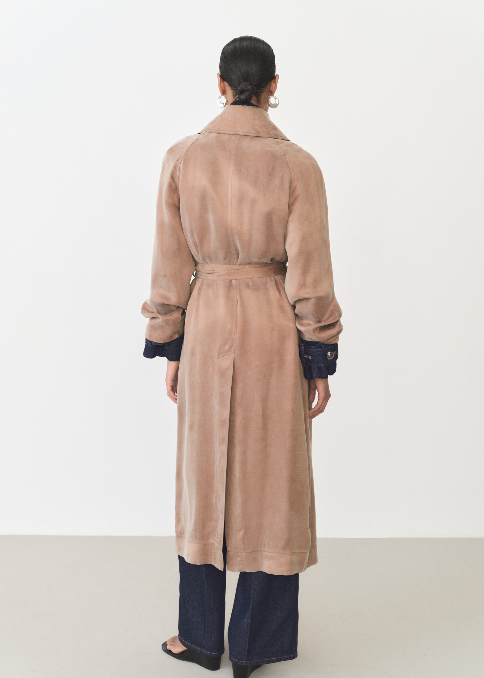 Trenchcoat aus Lyocell mit Gürtel - Rückseite des Artikels, Kupfer. Ref: 87096363-00.