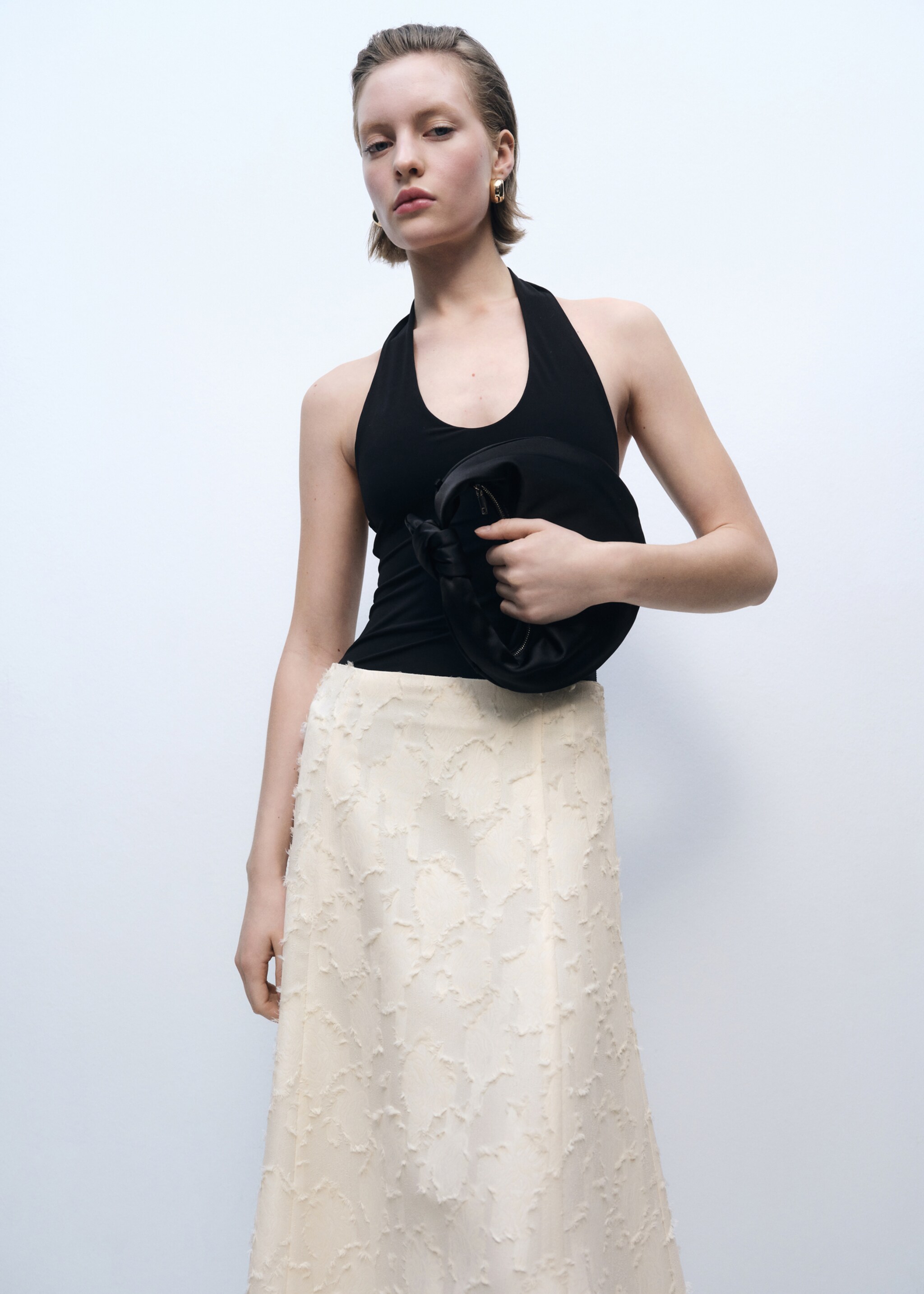 Falda evasé textura - Detalle del artículo 2, Blanco roto. Ref: 87096367-00.